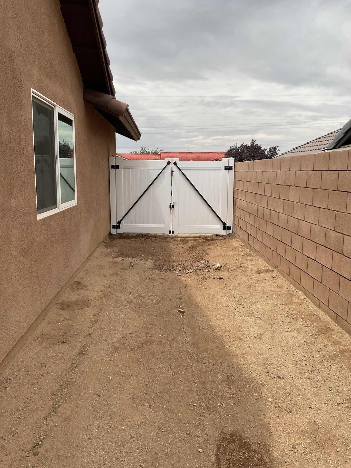 Fence Installation using Vinyl by Fence Guys Inc.