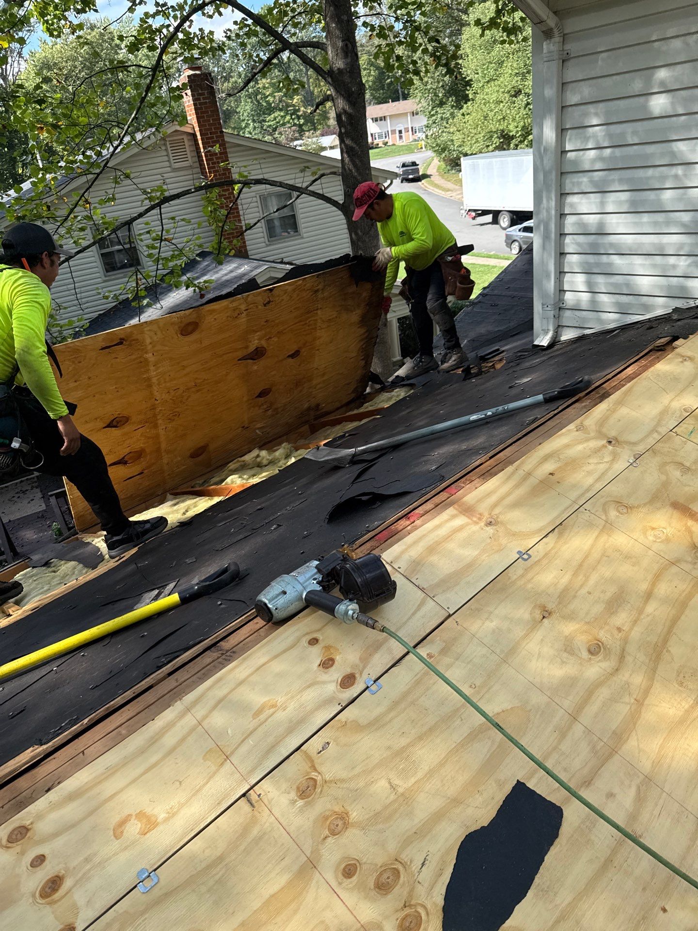 Springfield : Residential Roof Replacement with CertainTeed Landmark Pro in Max Weathered Wood  by RM Banning, Inc.