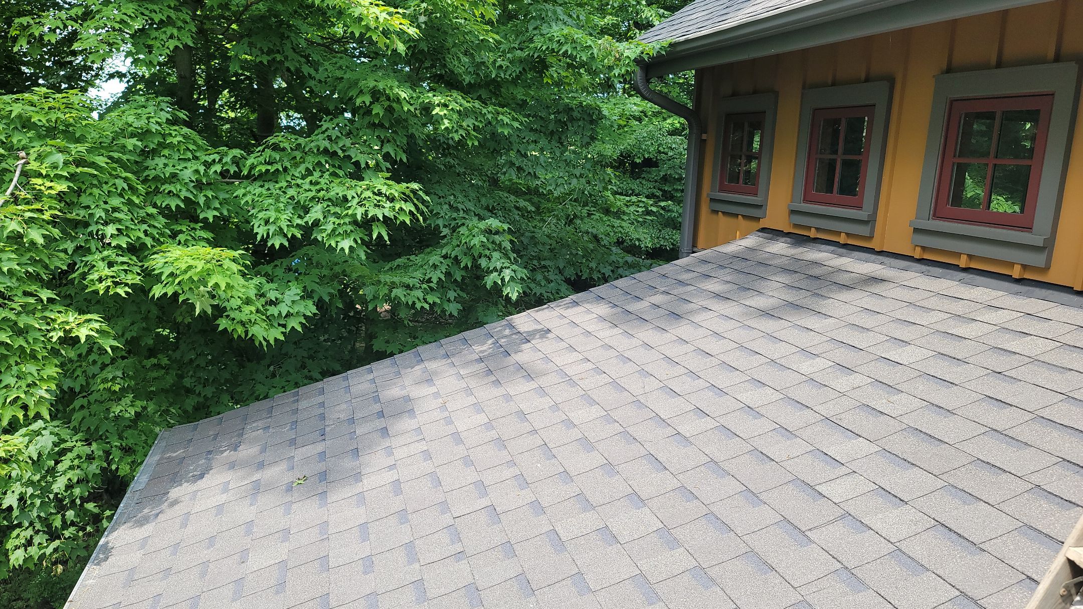 ATLAS PINNACLE HP W/SCOTCHGARD COLOR: WEATHERED WOOD by Eagle Eye Roofing