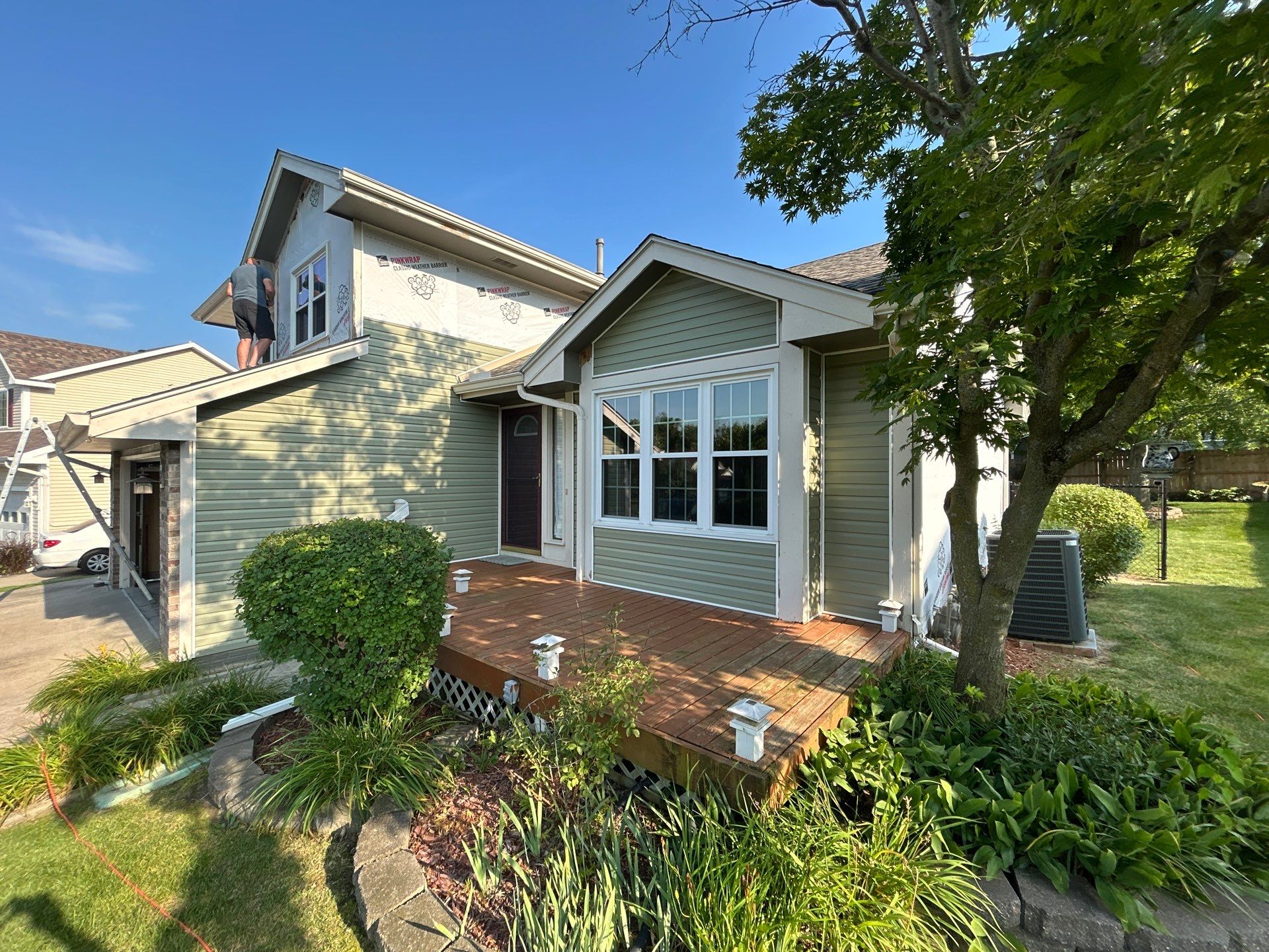 Vinyl siding in Pleasant Hill, IA by Blu Ember Properties