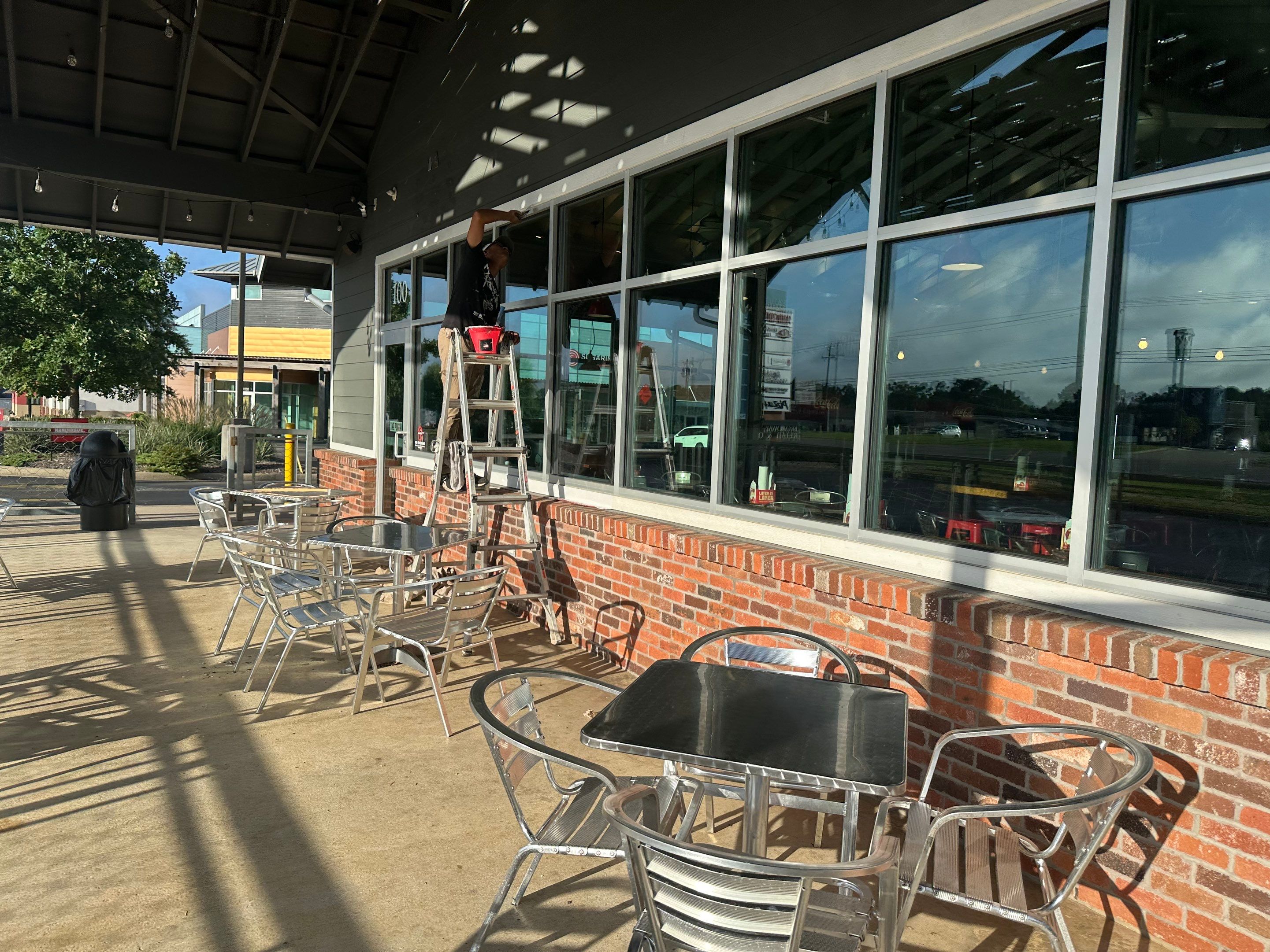 Commercial Exterior Update – Slim Chickens by Quality Coats Painting