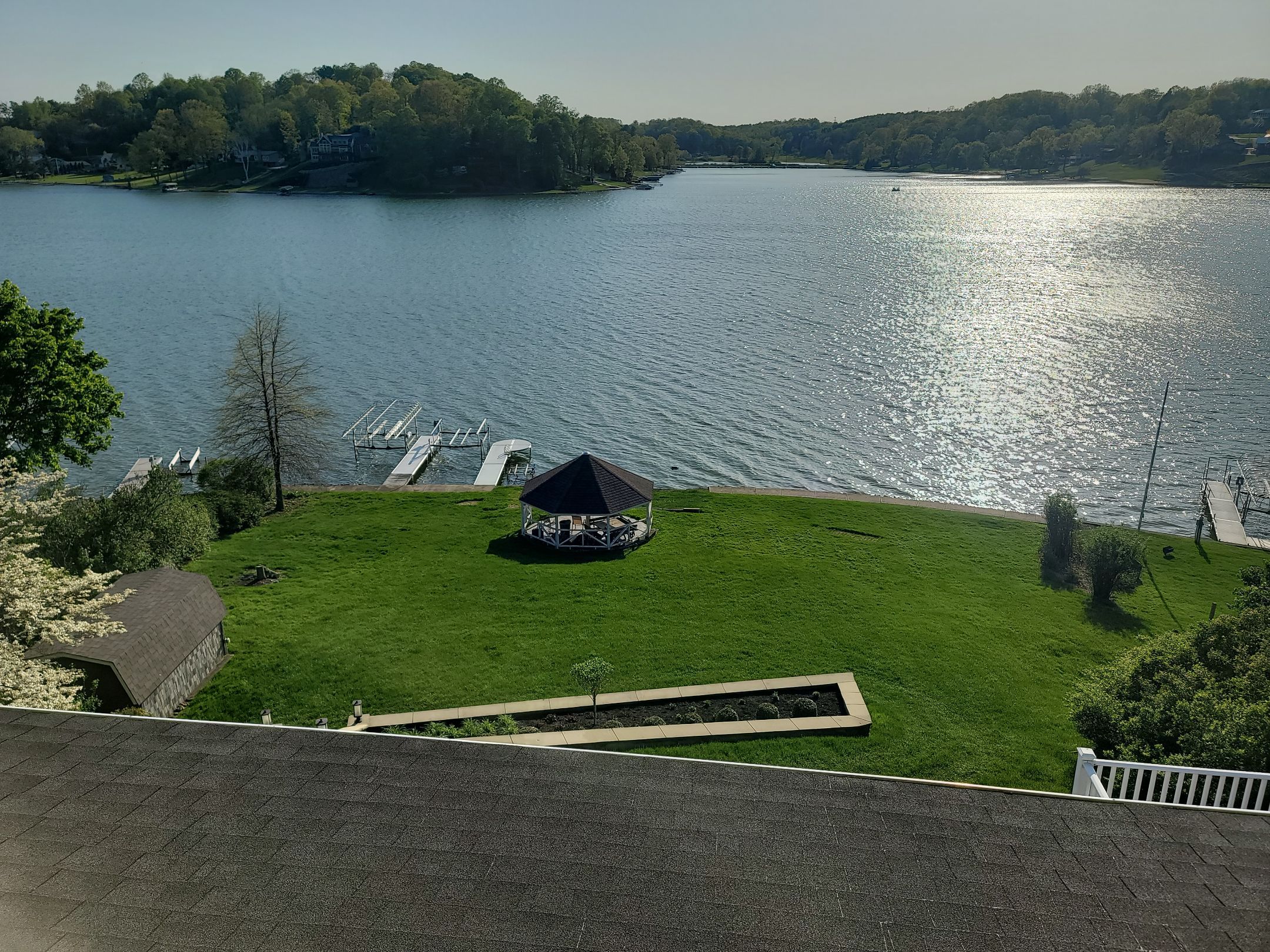 ATLAS PINNACLE HP W/SCOTCHGARD COLOR: WEATHERED WOOD by Eagle Eye Roofing