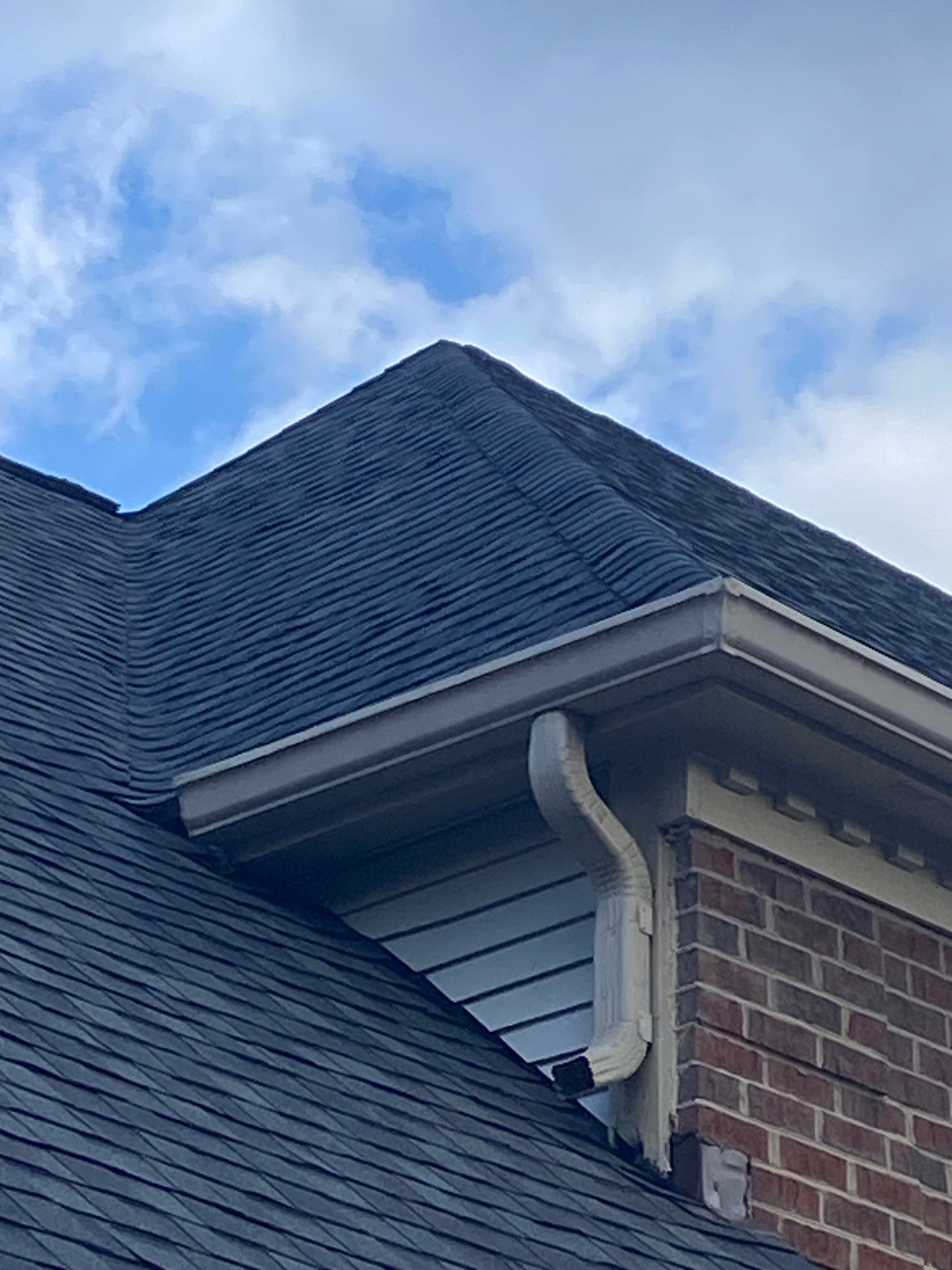 Herndon: CertainTeed Landmark Pro Designer Shingles in Max Def Driftwood by RM Banning, Inc.