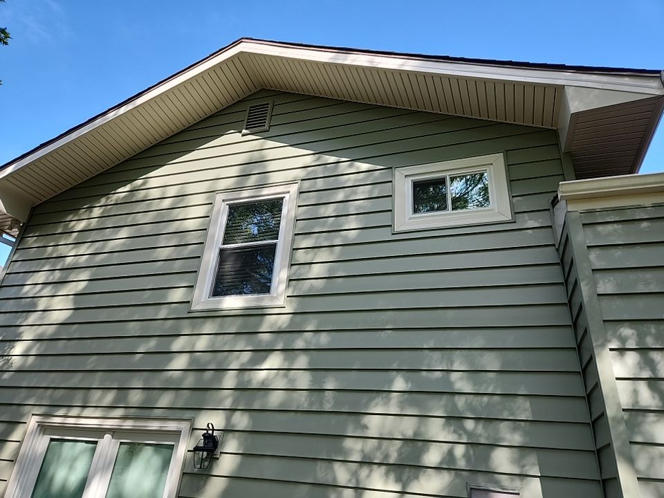 Siding Installation using Crane board D7 by EEC  Windows, Siding & Roofing 