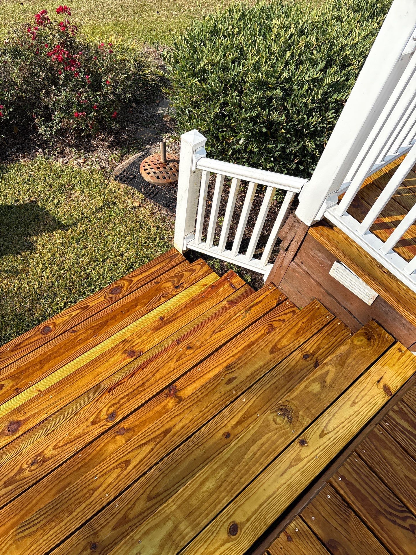 Wood Deck using Wood Sealant by DuraSeal