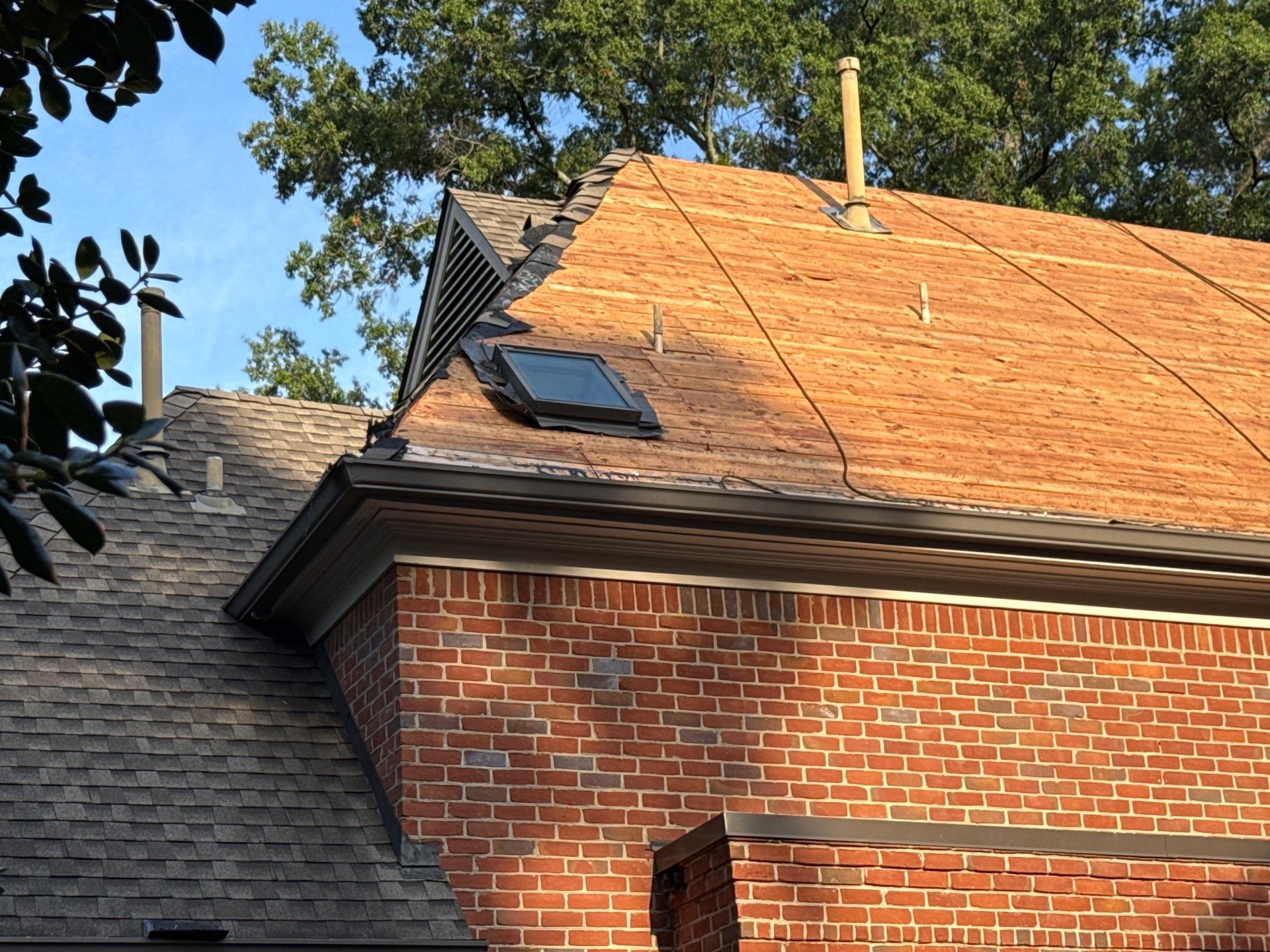 Memphis Residential Roof Replacement with GAF Timberline HDZ Shingles by Revival Roofing Services