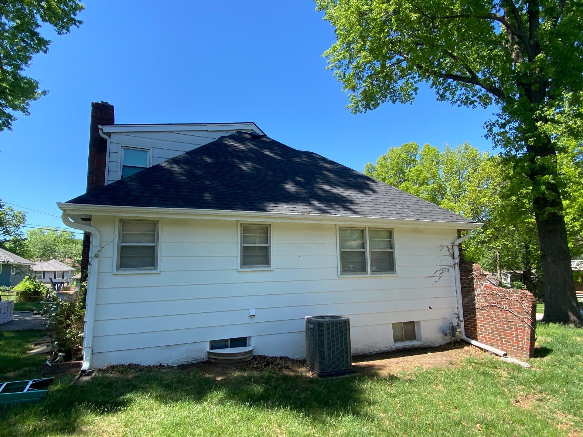 Siding Installation using White Market Square by EEC Windows, Siding & Roofing