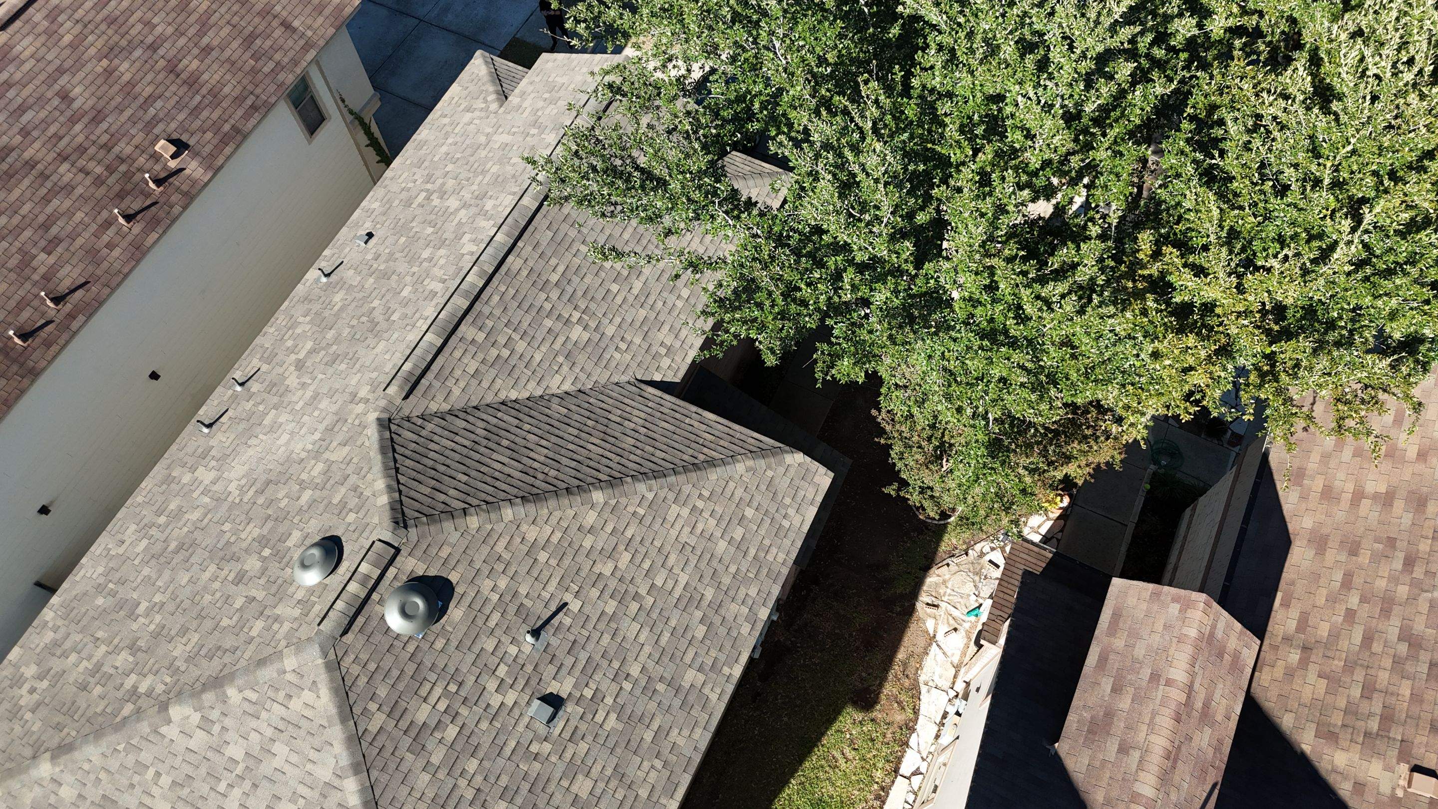 Weathered Wood - Malarkey Vista by RoofsOnly.com