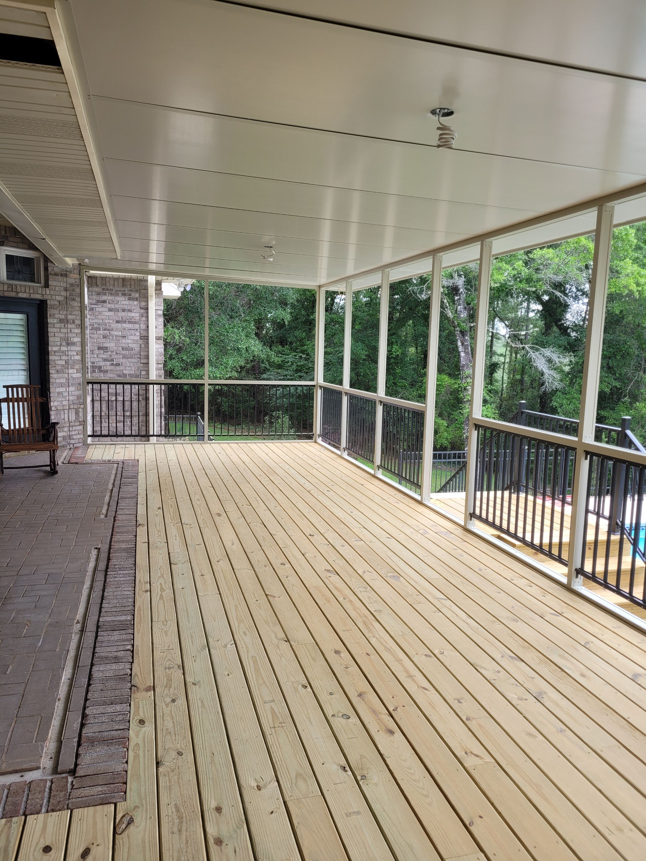 Elevated Screen Room in Crestview by Titan Sunrooms