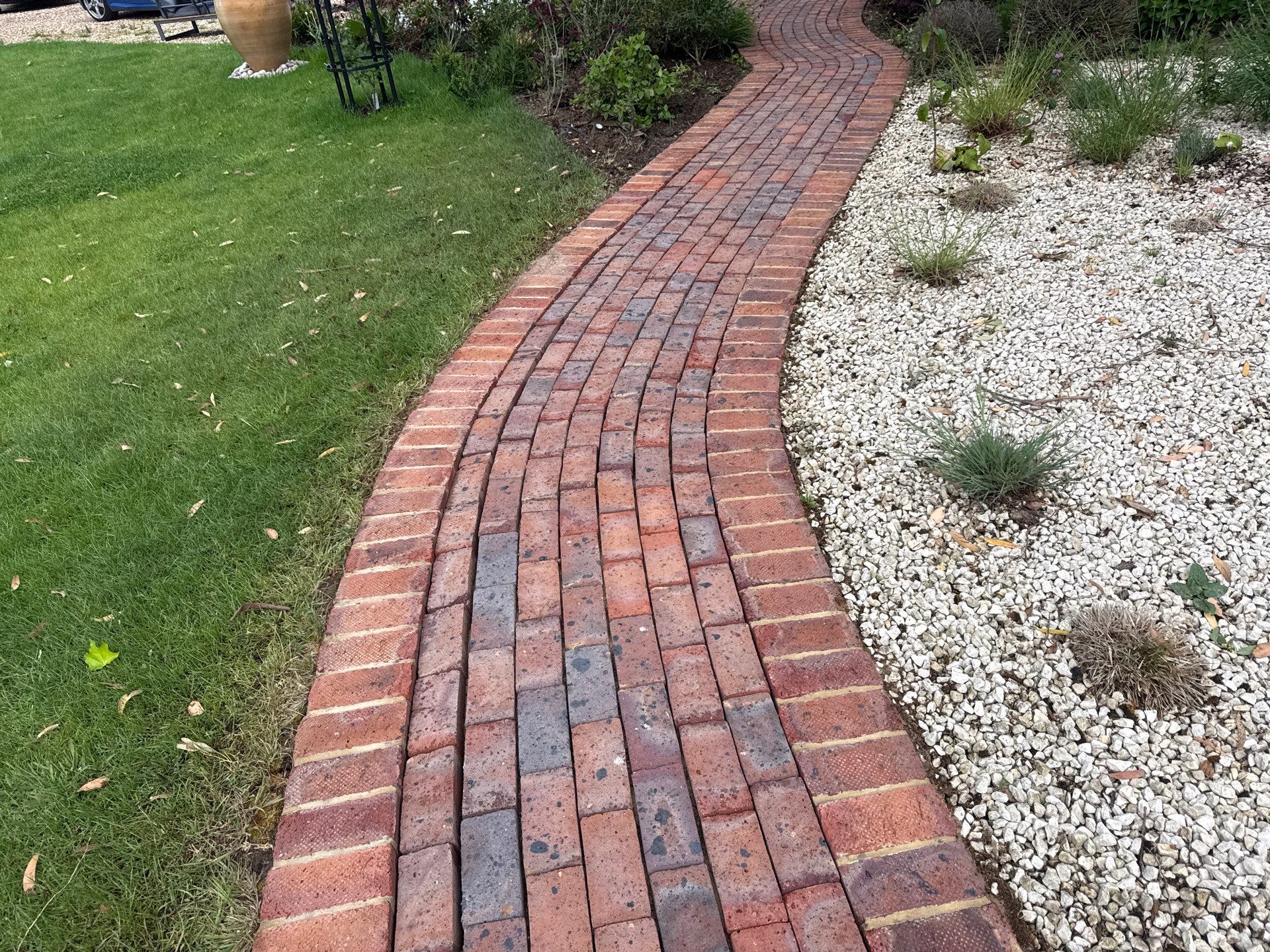 Patio - Walkways - Render Cleaning Surrey by Ges Exterior Cleaning ltd