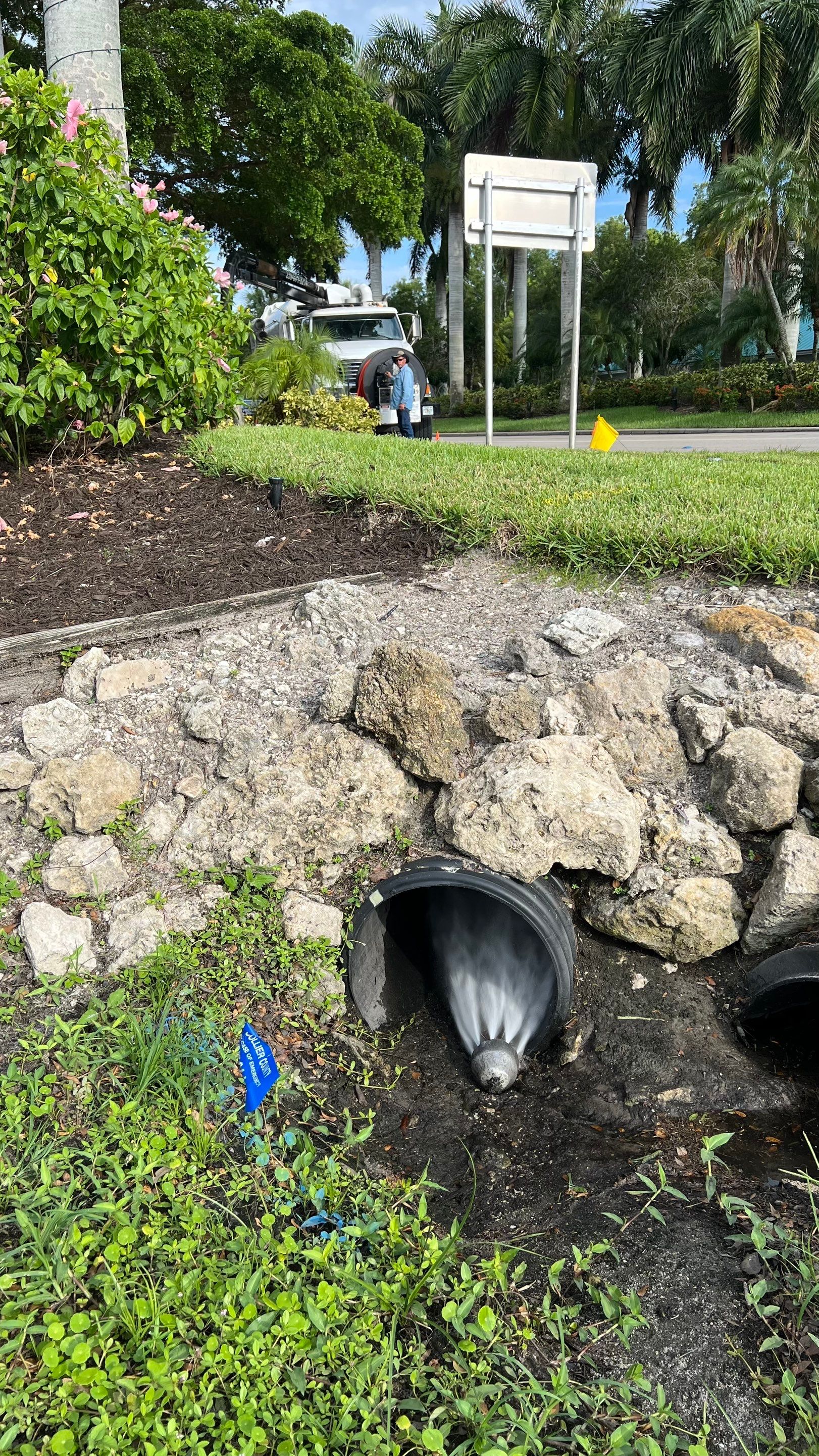 Naples Community Entry Road Stormwater System Cleaning by APS Power & Water