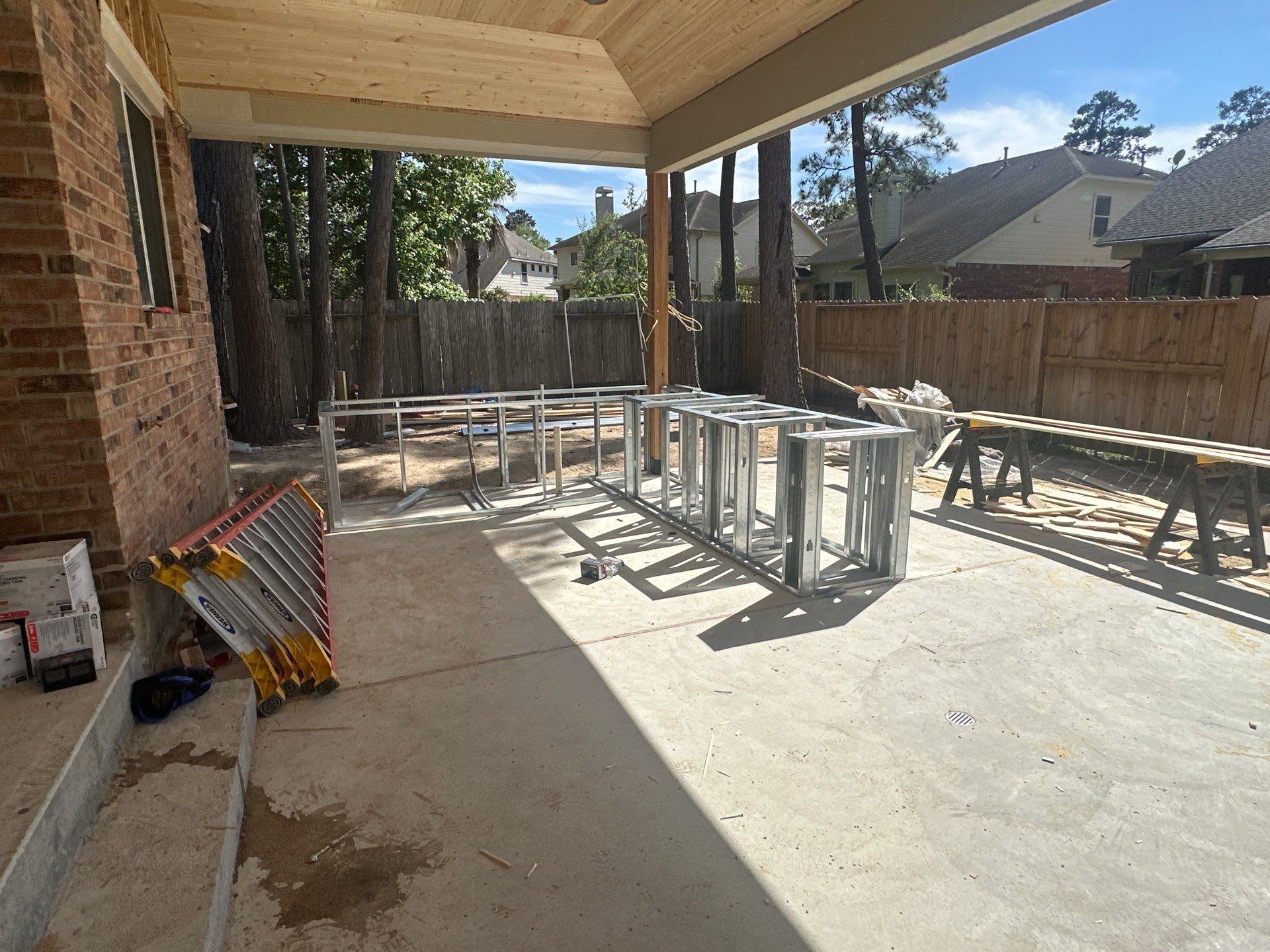 Pool, Patio Cover and Summer Kitchen in Sterling Ridge by SophAlx LLC