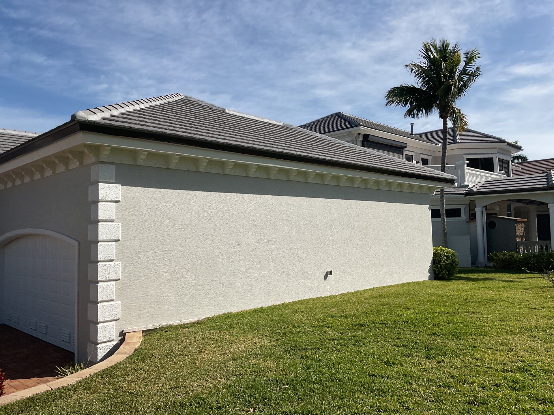 7-Inch Seamless Gutters for Heavy Rainfall in Cape Coral FL by Gutter Professors