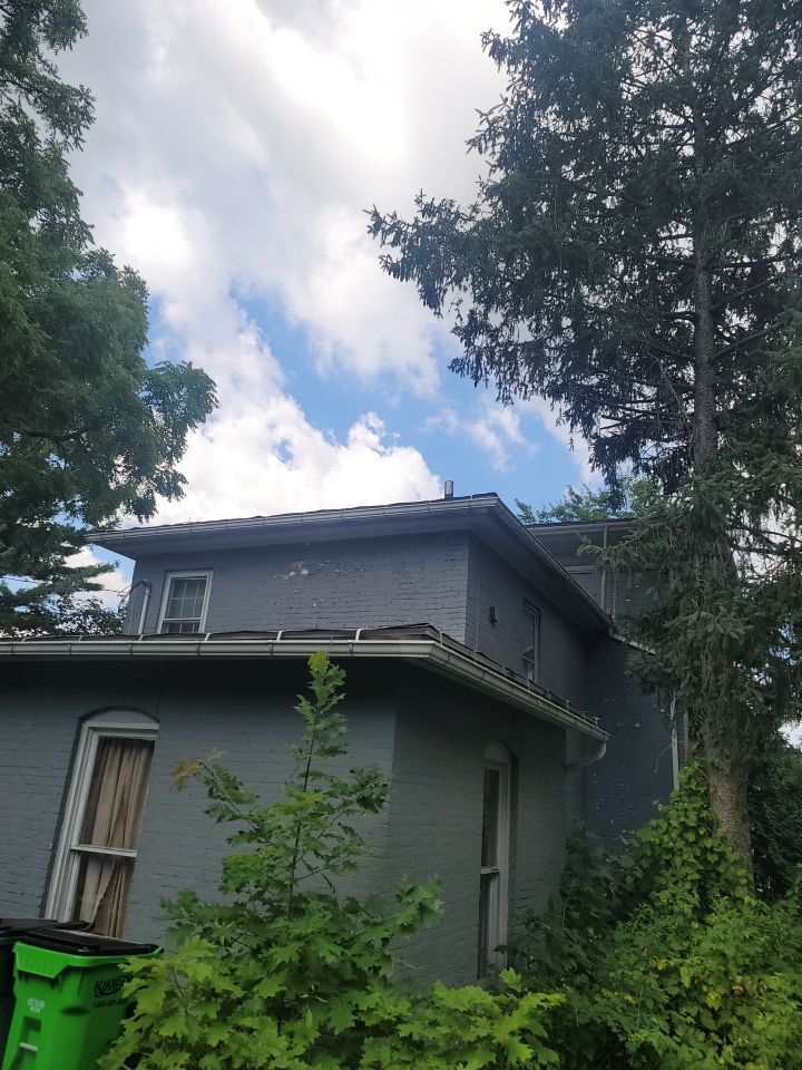 ATLAS PINNACLE COLOR: MAJESTIC SHAKE DRIP EDGE: WHITE by Eagle Eye Roofing