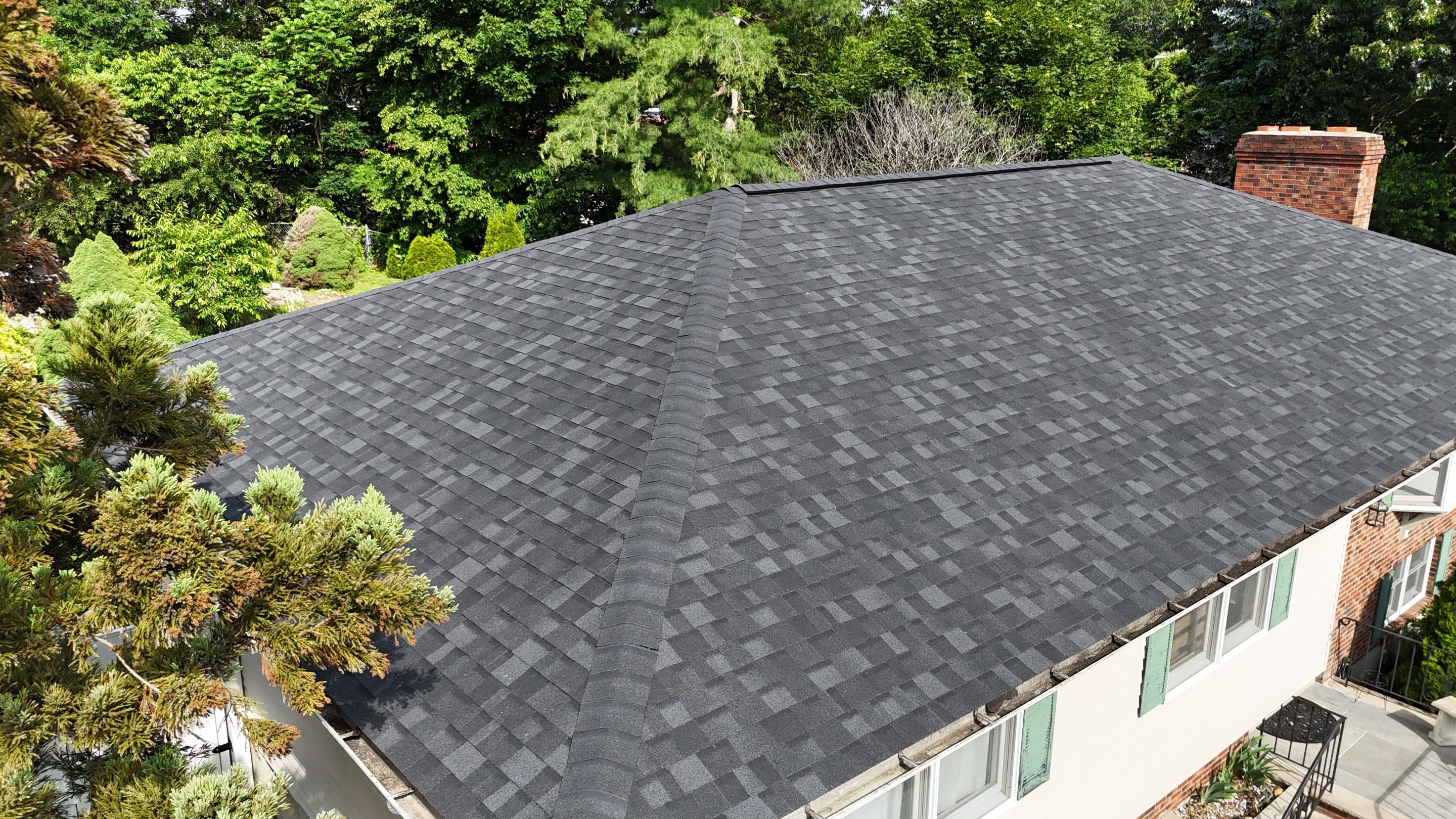 Full Roof Replacement in Saugus, MA – Owens Corning Duration, Onyx Black by JOHNNYS PRO