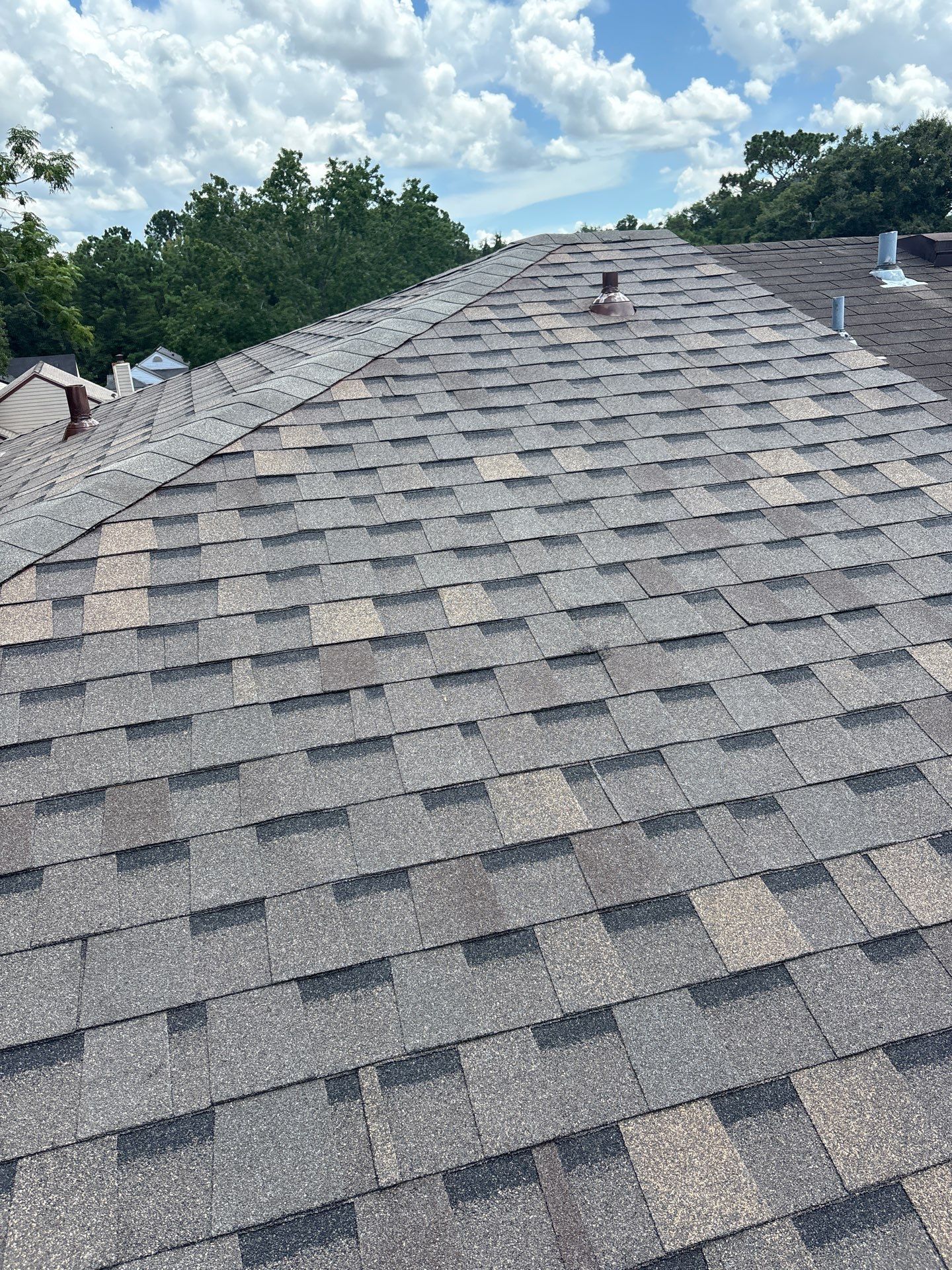 D & D Roofing, LLC featured photo.