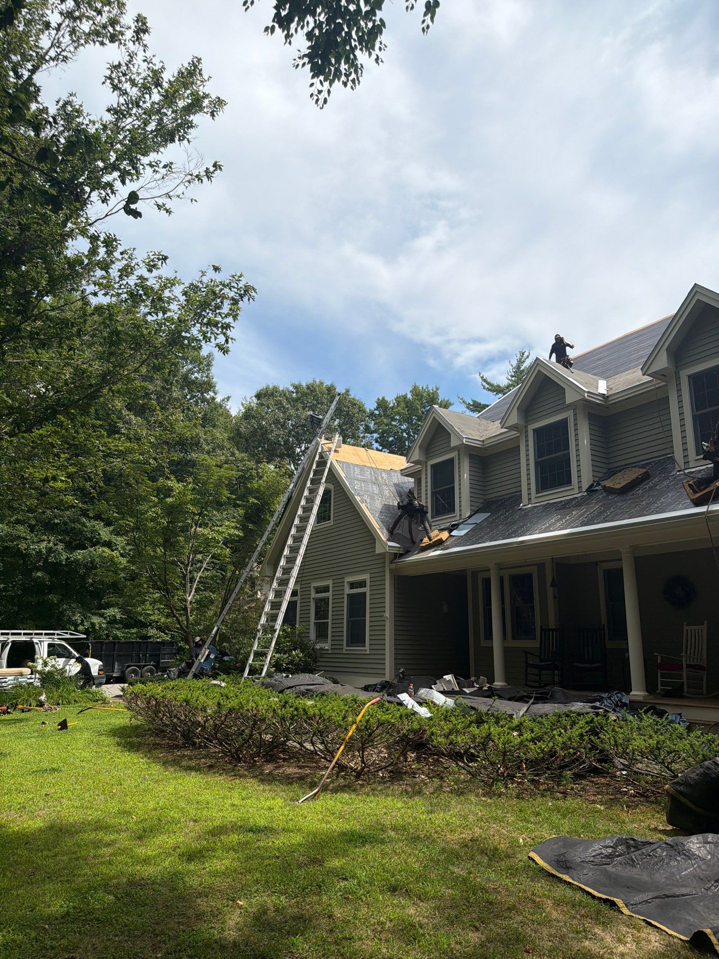 š IKO Roof Transformation in Berwick, Maine! š²šØ by Tall pine roofing