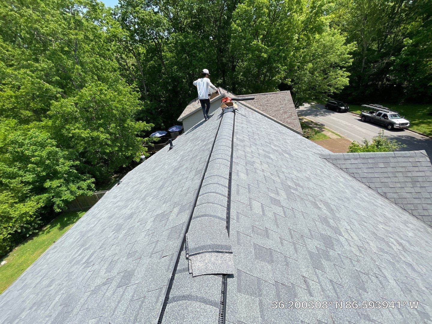 Residential Roofing Installation using Owens Corning Oakridge Roofing System by Undersun Roofing 