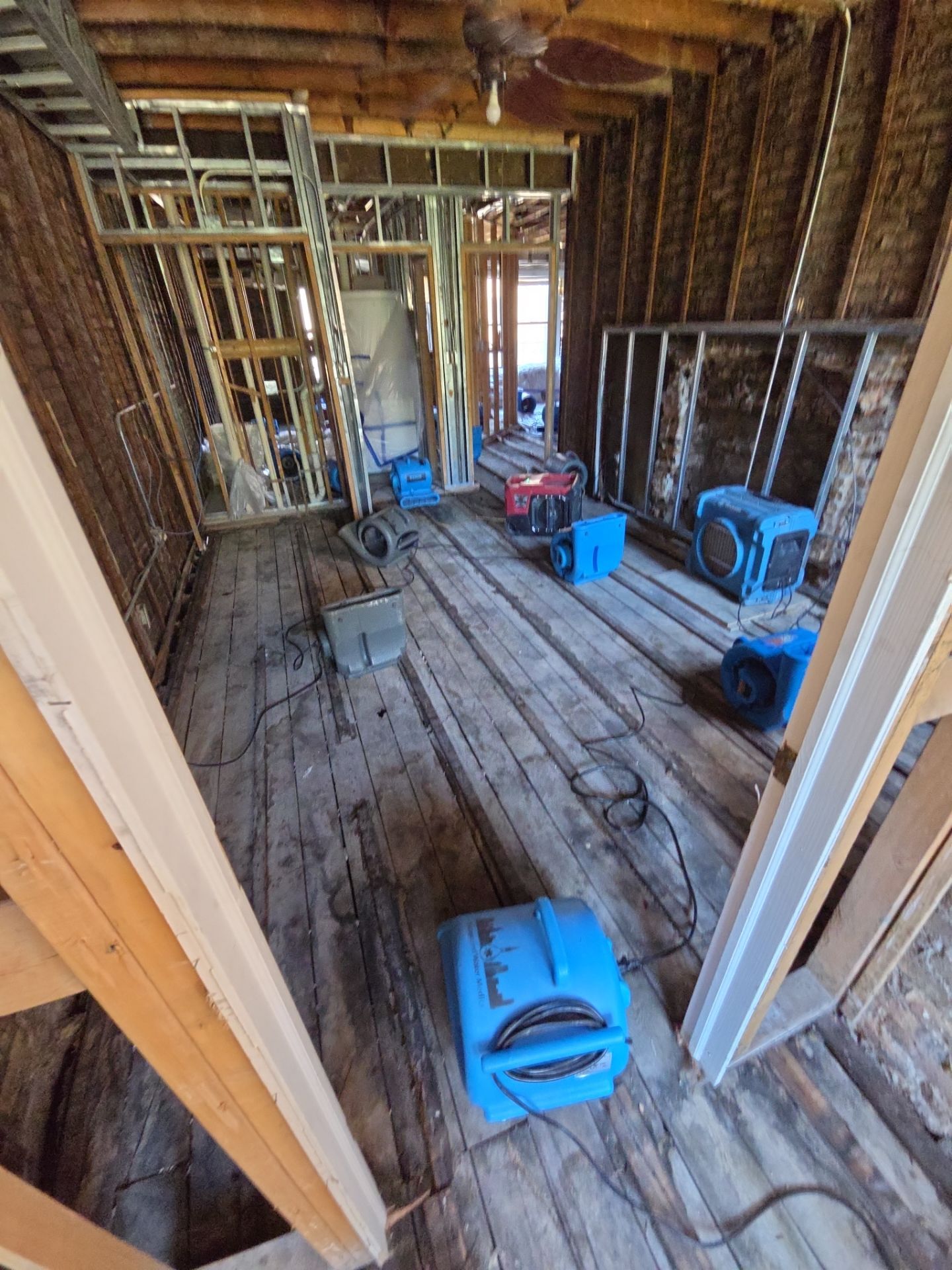 Multi-Unit Fire Damage Mitigation and Structural Drying in Chicago by Chicagoland Water Medics