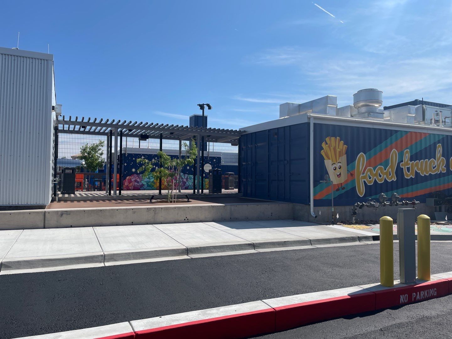 Light Commercial using 8' DM Classic by Valley Fence Company