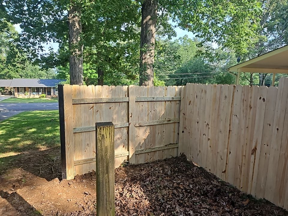 Royal Knoll Lane - Fence Installation  by Pillar and Pine