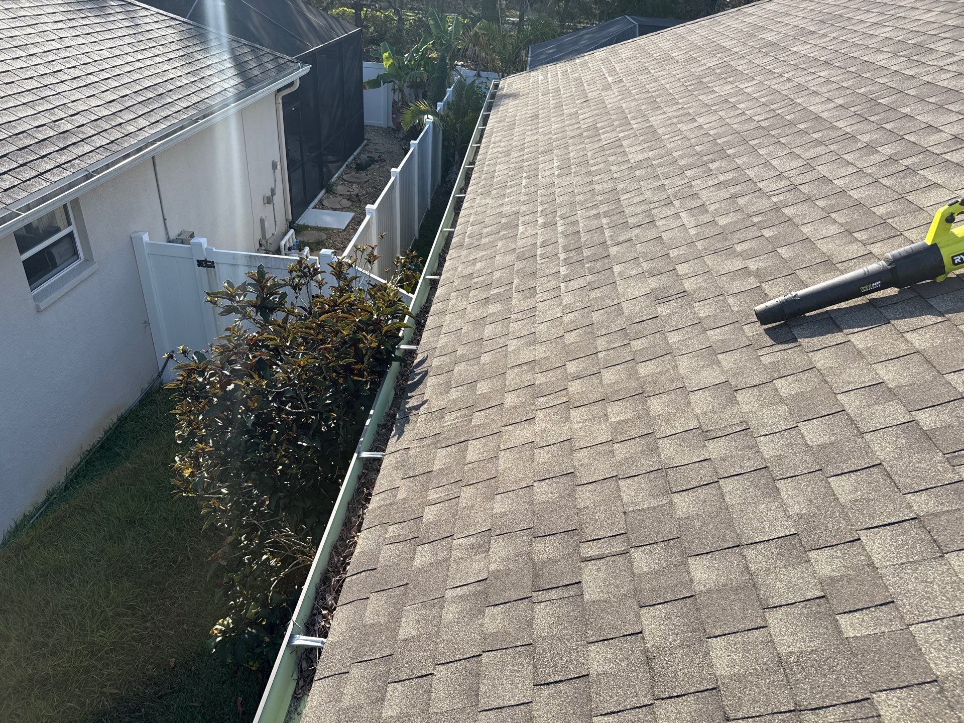 Gutter Cleaning Over Screen Enclosure – Greenbrook Village, Lakewood Ranch, FL by Sunshine AquaWash