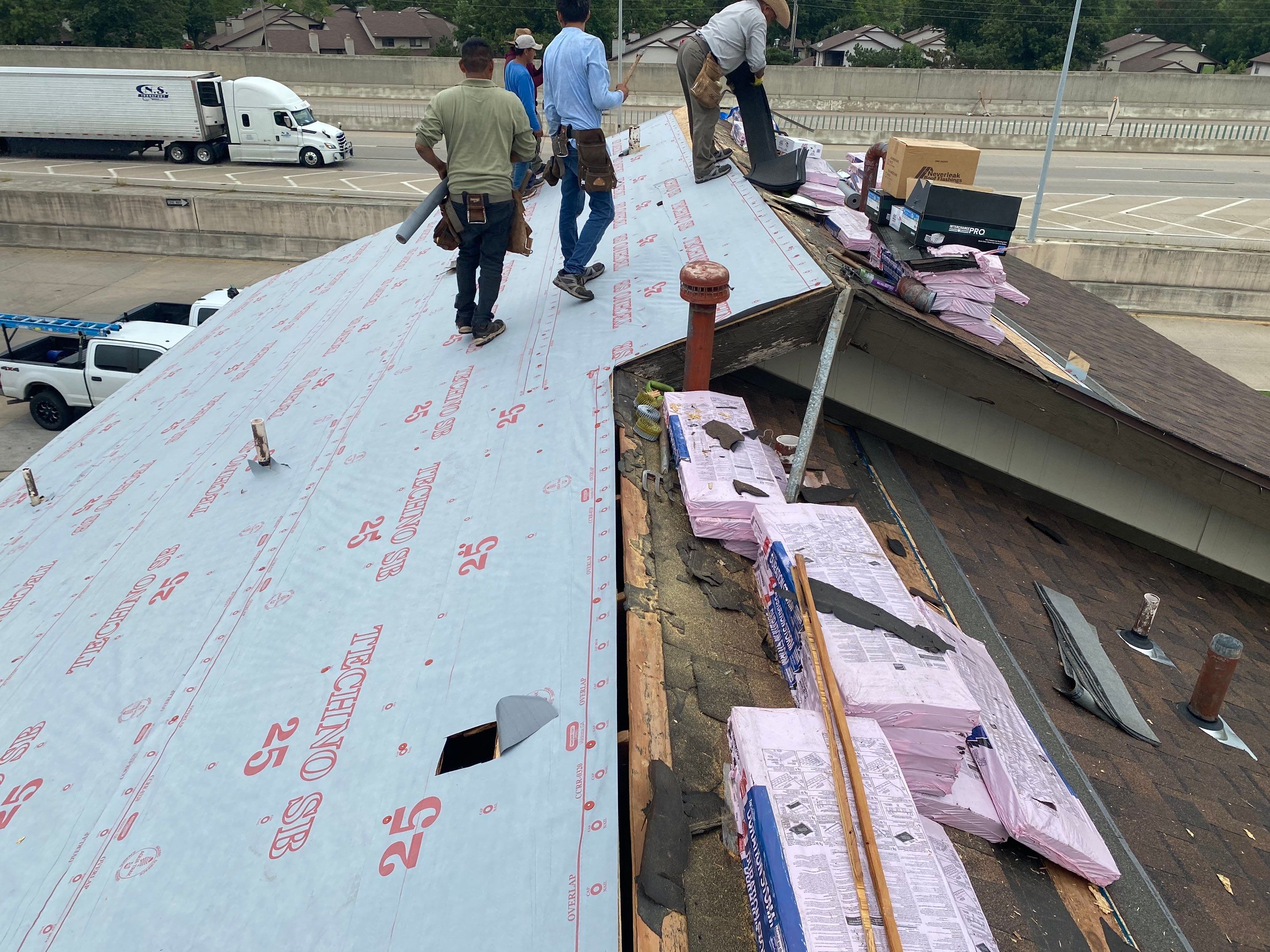 Shingle Project in Tulsa by Decor Roofing & Restoration