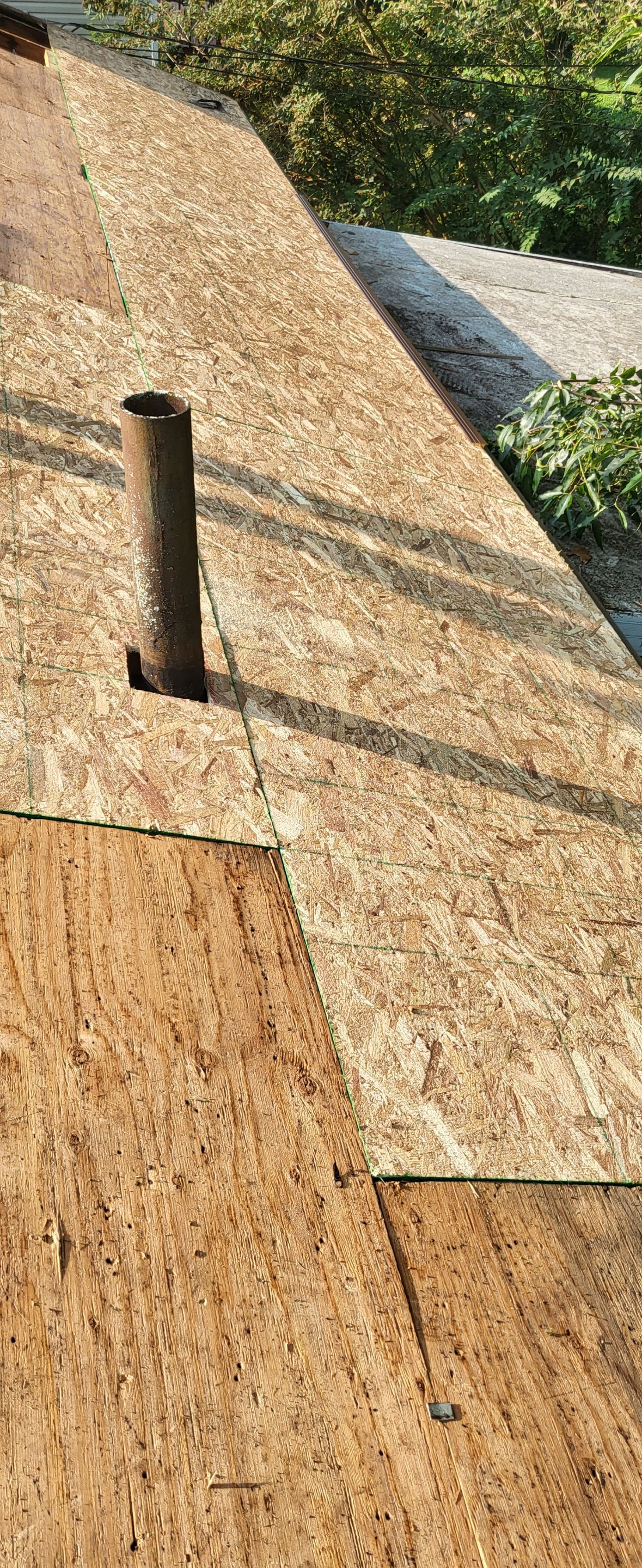 ATLAS PINNACLE COLOR: BURNT HICKORY by Eagle Eye Roofing