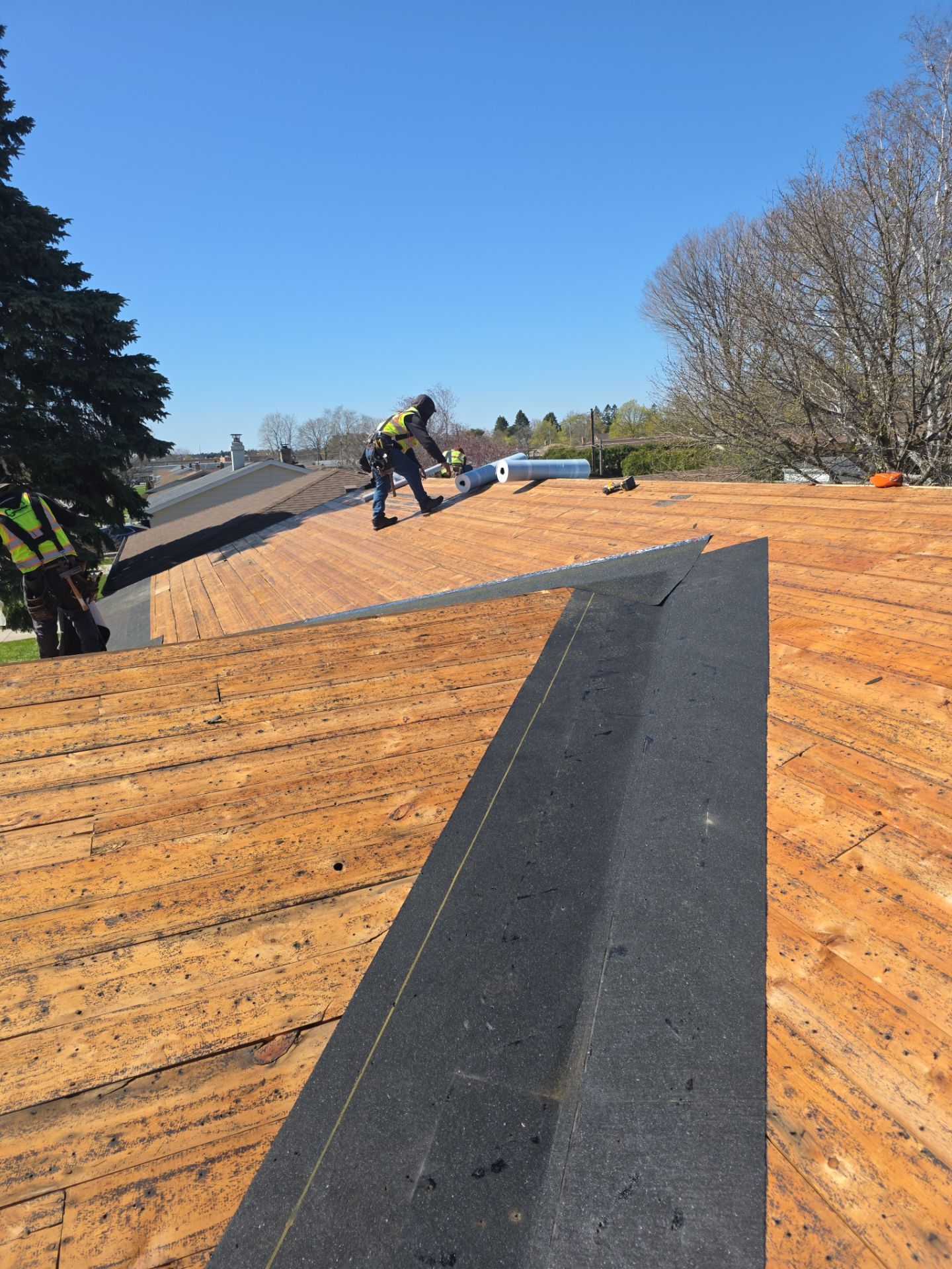 UHDZ BEAUTIFUL ROOF  by Gellings Roofing & Siding