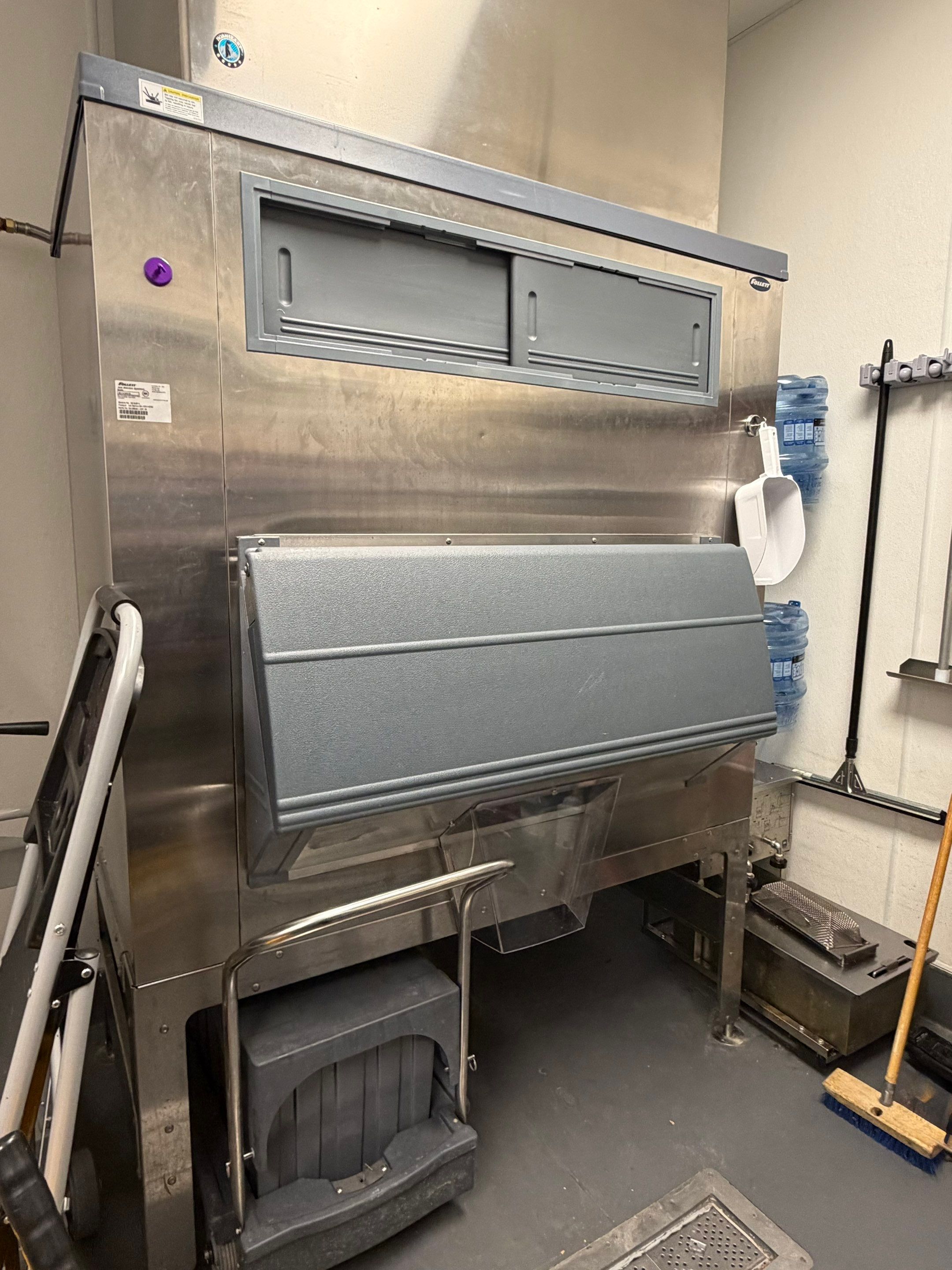 Riverdance Restaurant by Supreme Restaurant Equipment