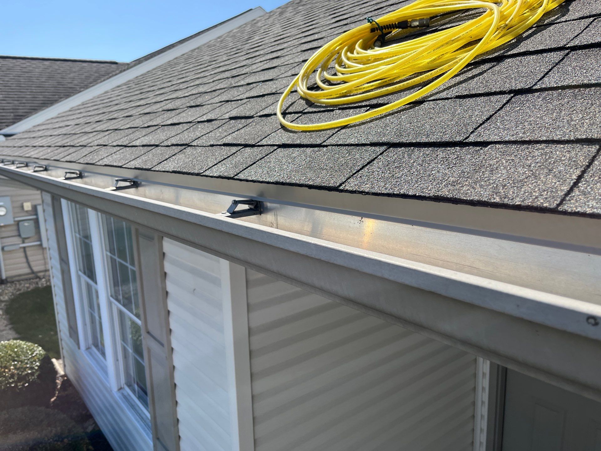 Residential Roofing Installation using CertainTeed Landmark Weathered Wood by Nitro Roofing and Construction