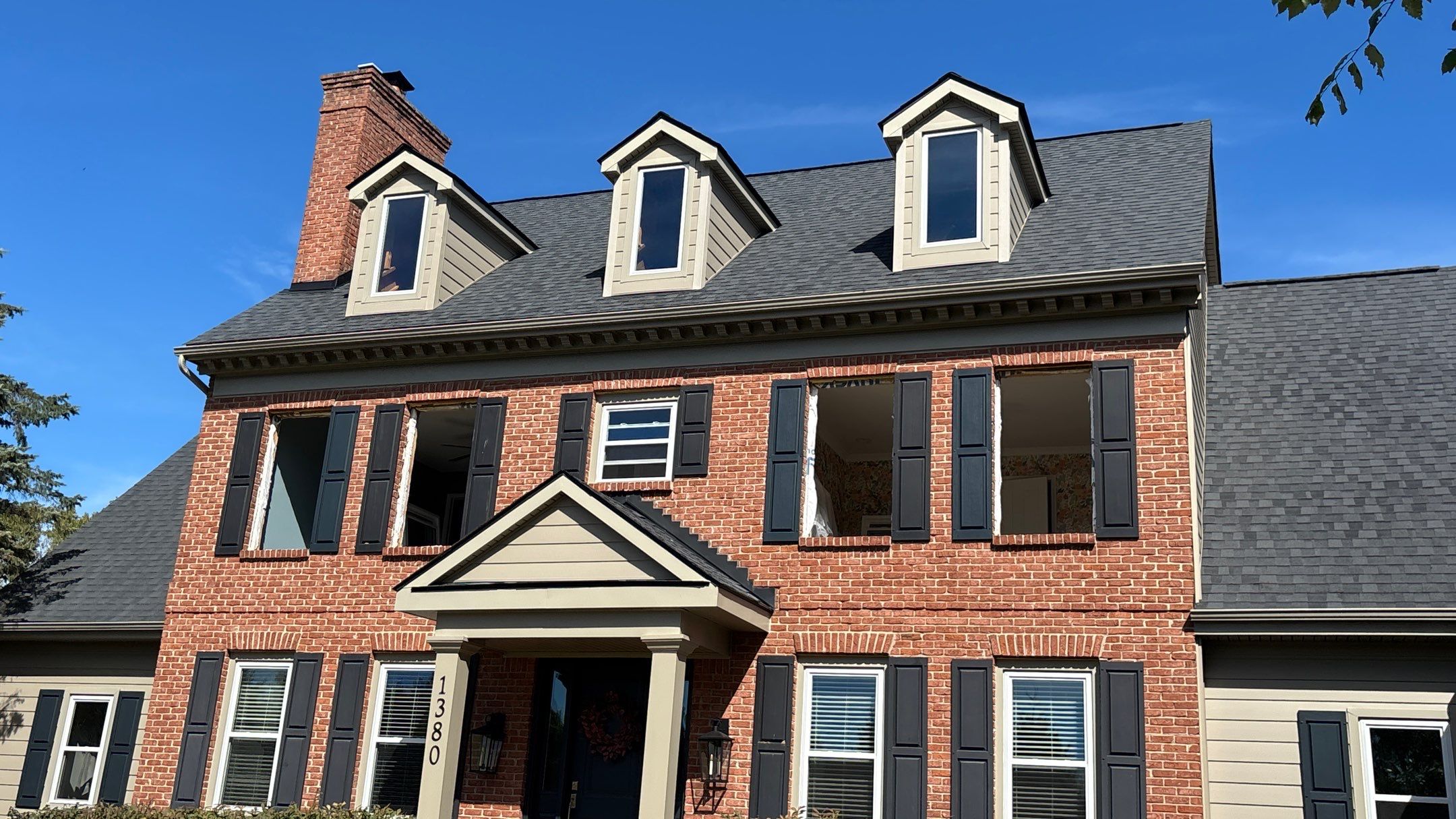 Siding Replacement using Alside S7 Cedar Mill Grain Pebble by 180 Contractors
