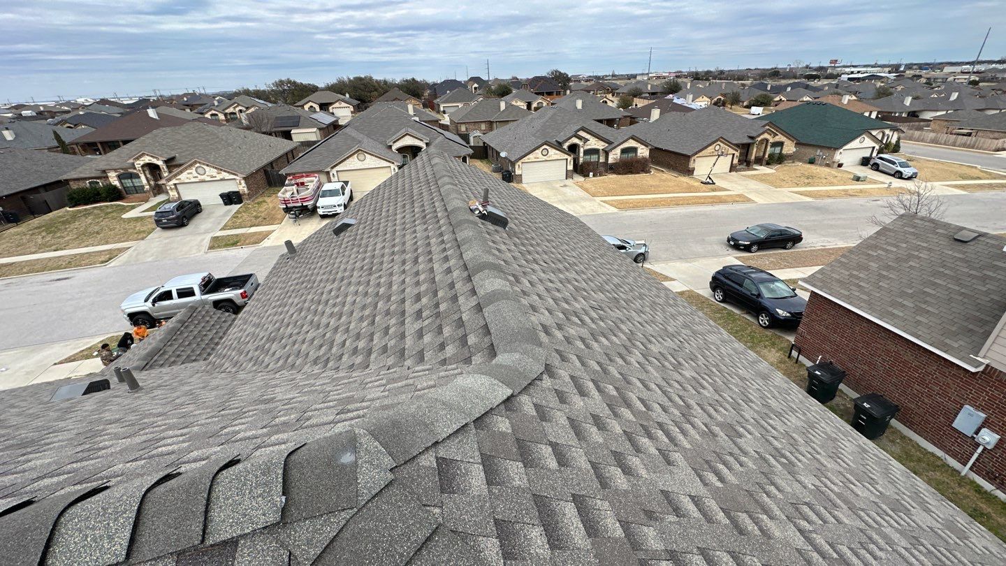 GAF HDZ - Weathered Wood by Elite Roofing LLC