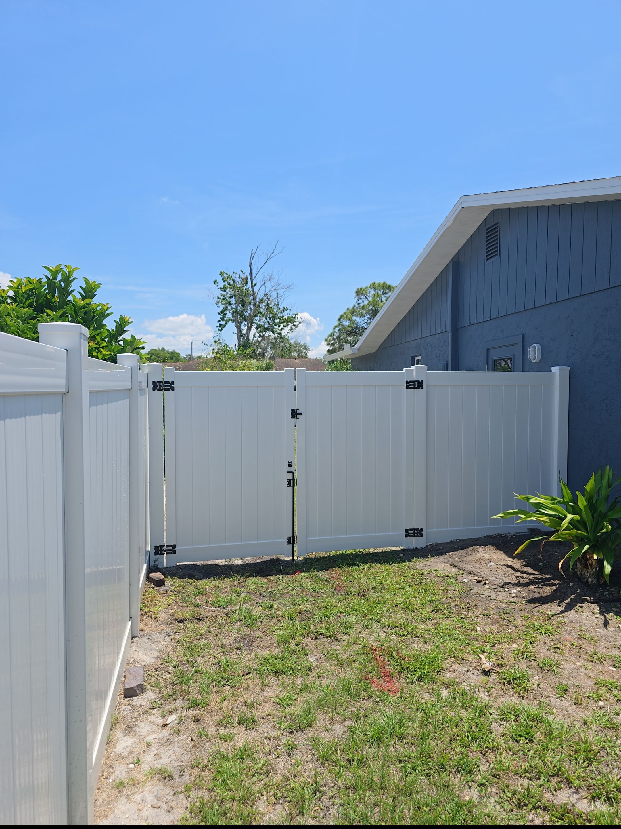 Vinyl Fence in Sarasota by True Fence LLC