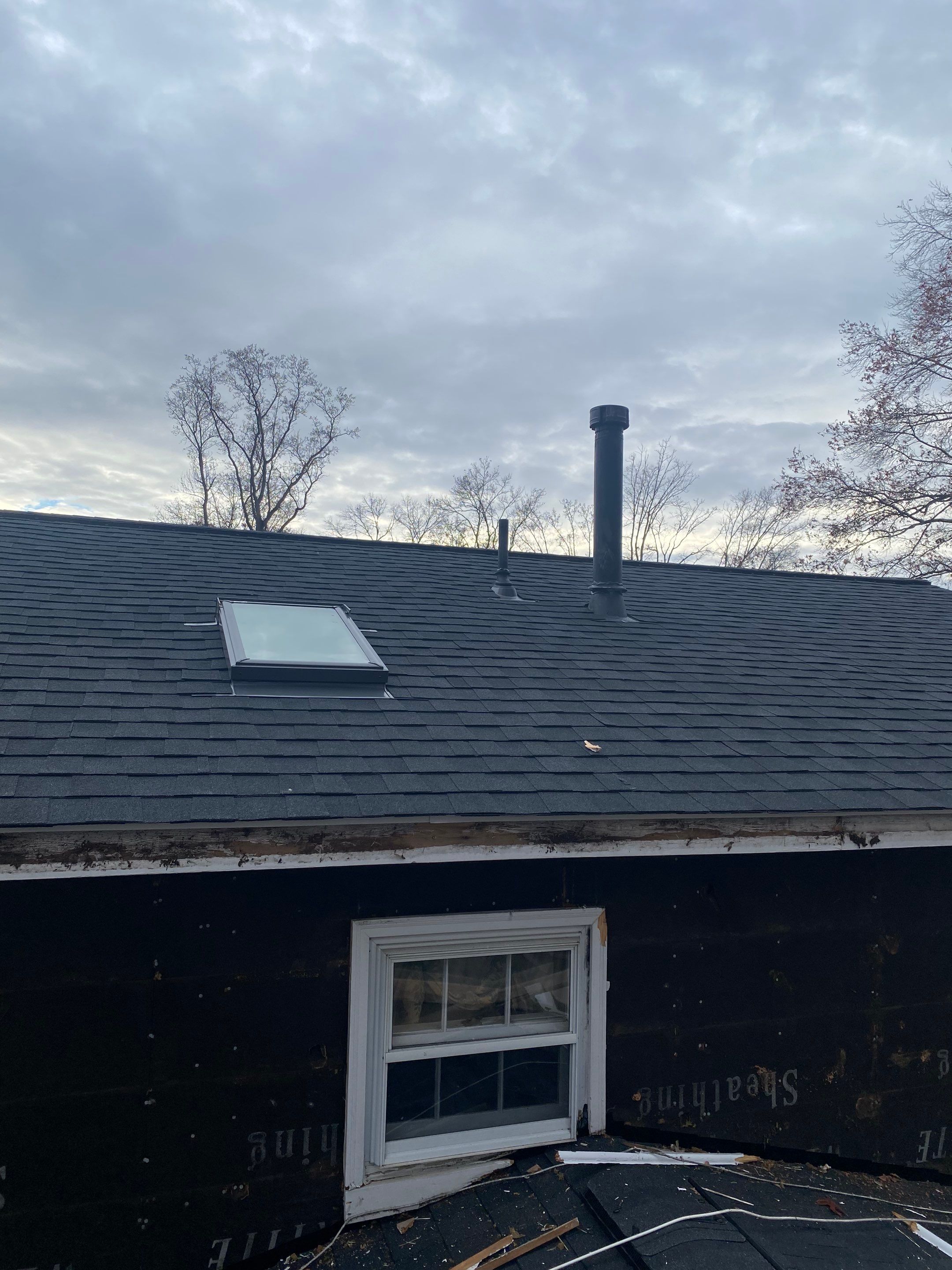 Springfield CertainTeed Charcoal Black Roof & CertainTeed Colonial White Siding by RM Banning, Inc.