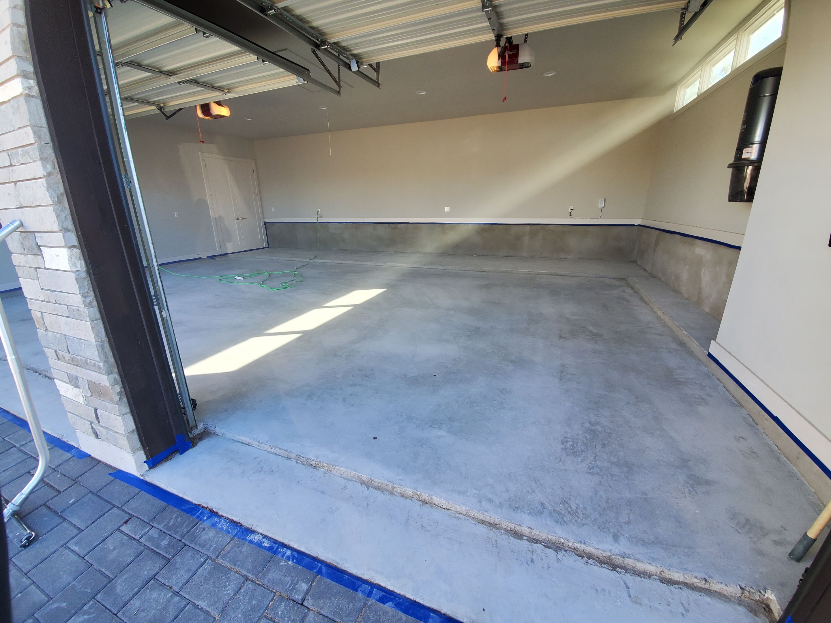 Lakeway, Texas  by TORO Garage Co