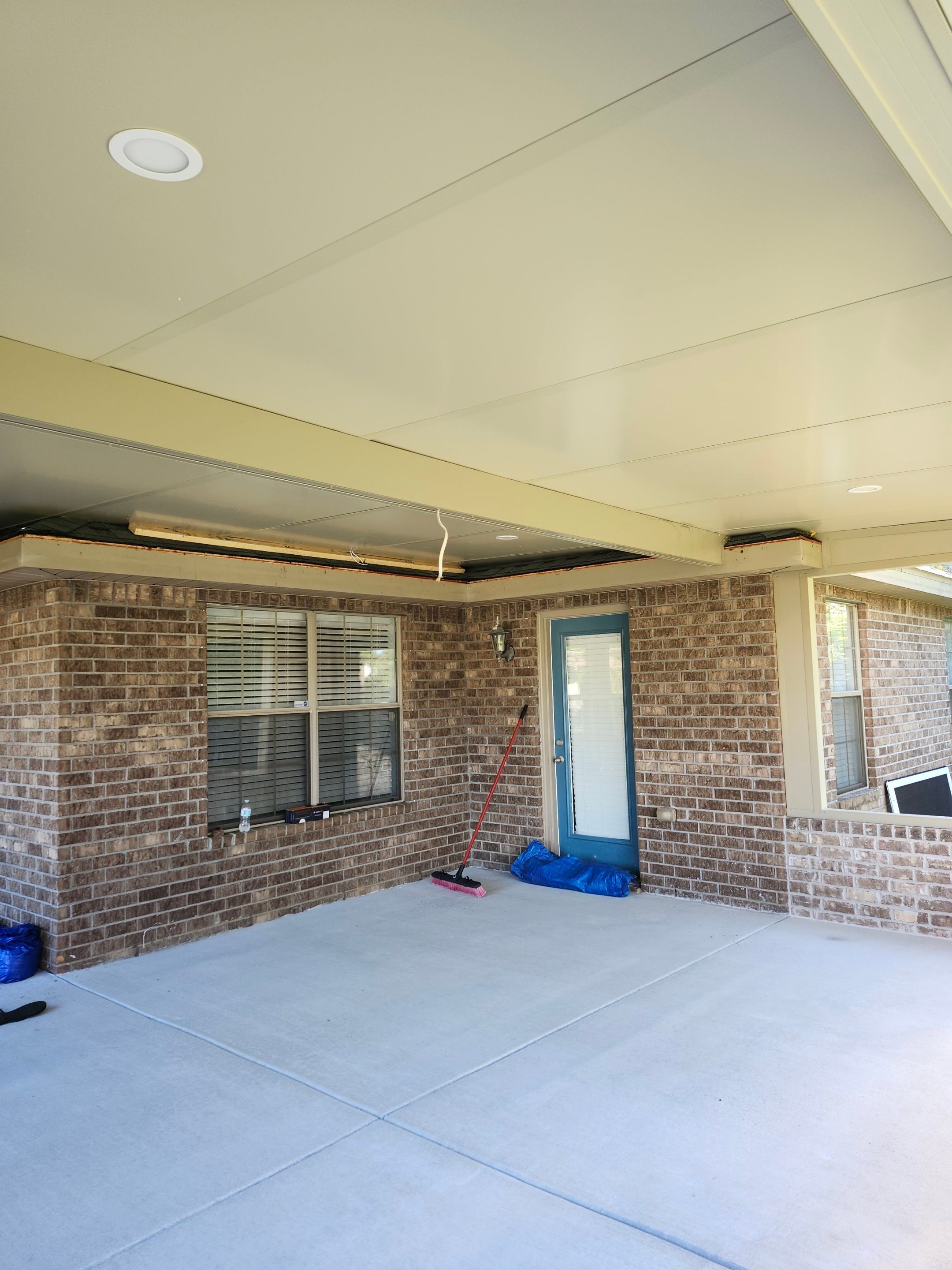 Glass Room using Colorbeam by Titan Sunrooms