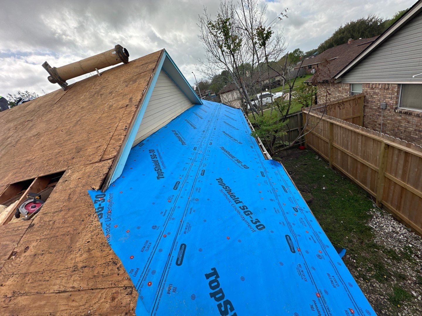 Residential Roofing Installation using Owen's Corning Duration (Lifetime) Shingles by Roof Repair Company