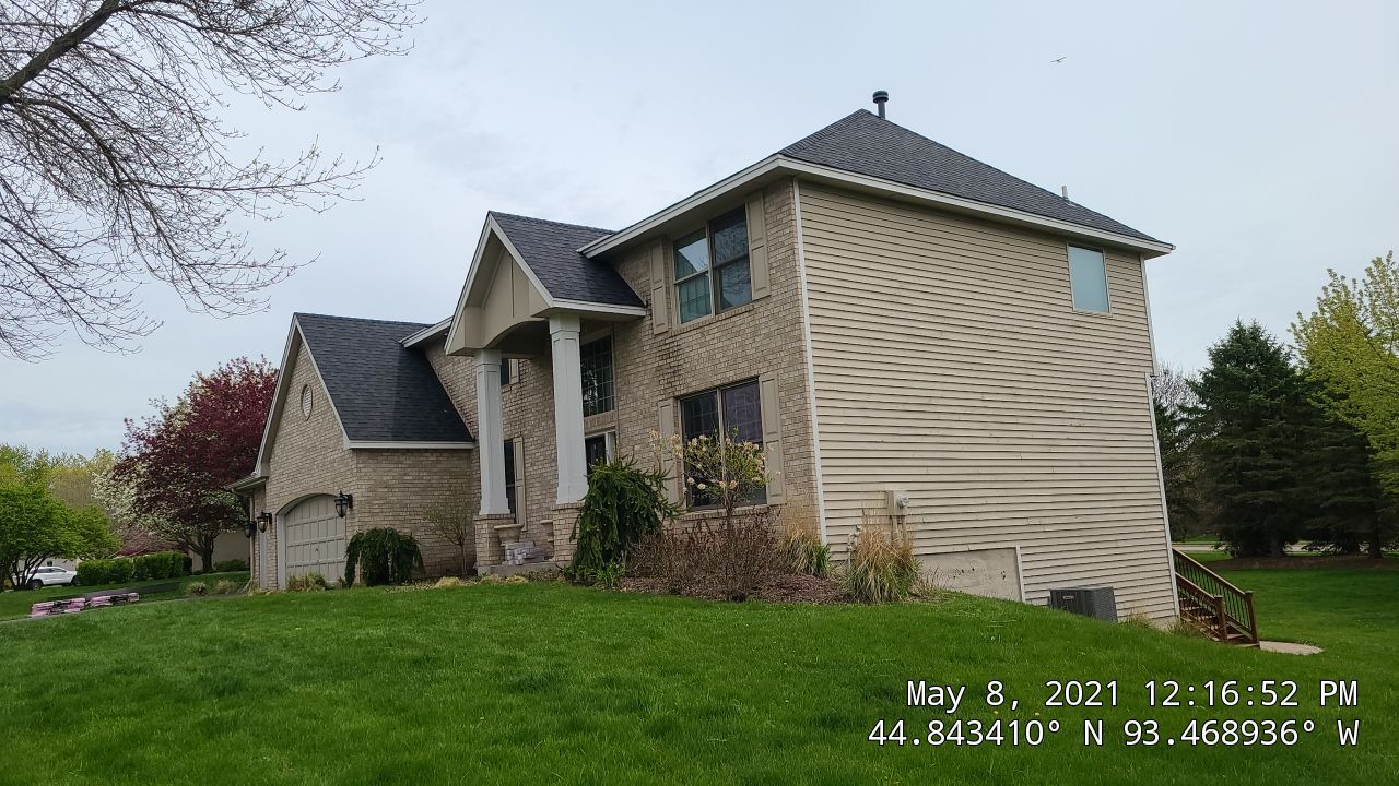 Eden Prairie, MN – Roof Replacement on Steep and High Roof by First Impressions Exteriors