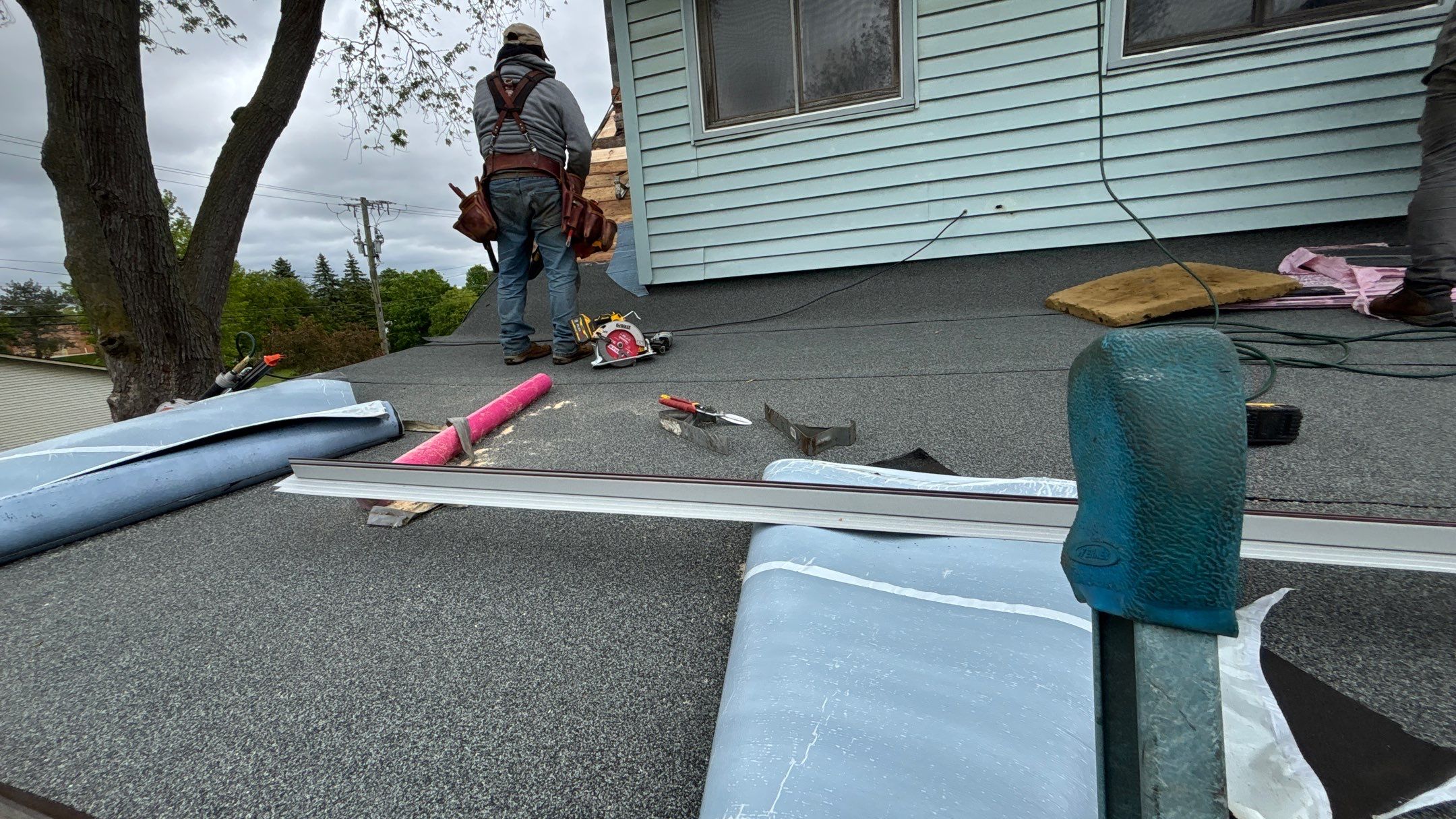 Roof Replacement using Owens Corning Estate Gray by 180 Contractors