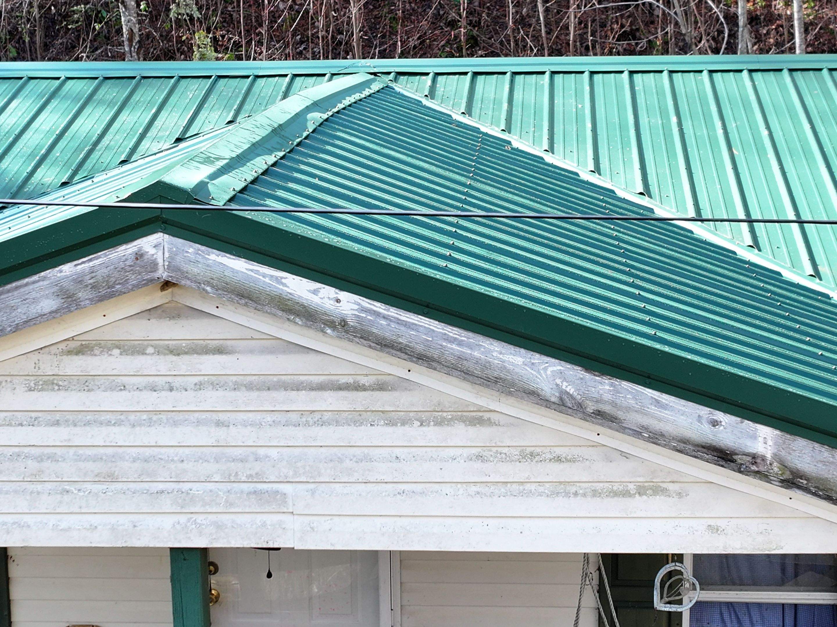 Morefield Residence by Omnia Roofing