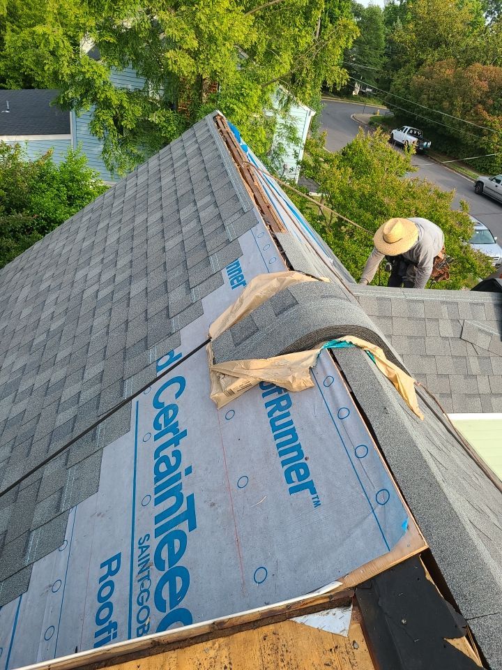 Arlington: CertainTeed Landmark Architectural Shingle in Georgetown Gray by RM Banning, Inc.