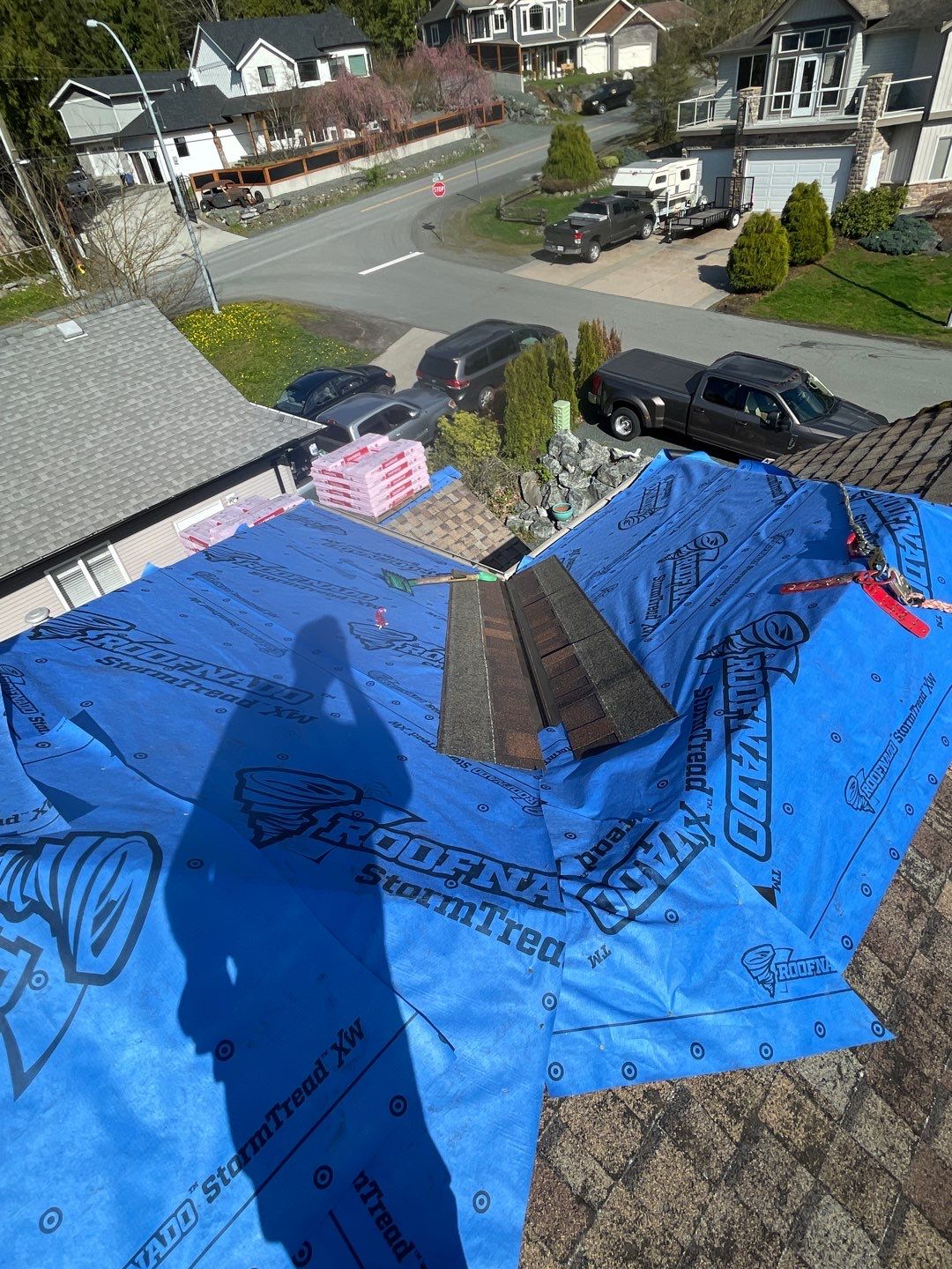 Residential Roofing Installation using OC Oakridge shingles by Top Notch Roofing Inc