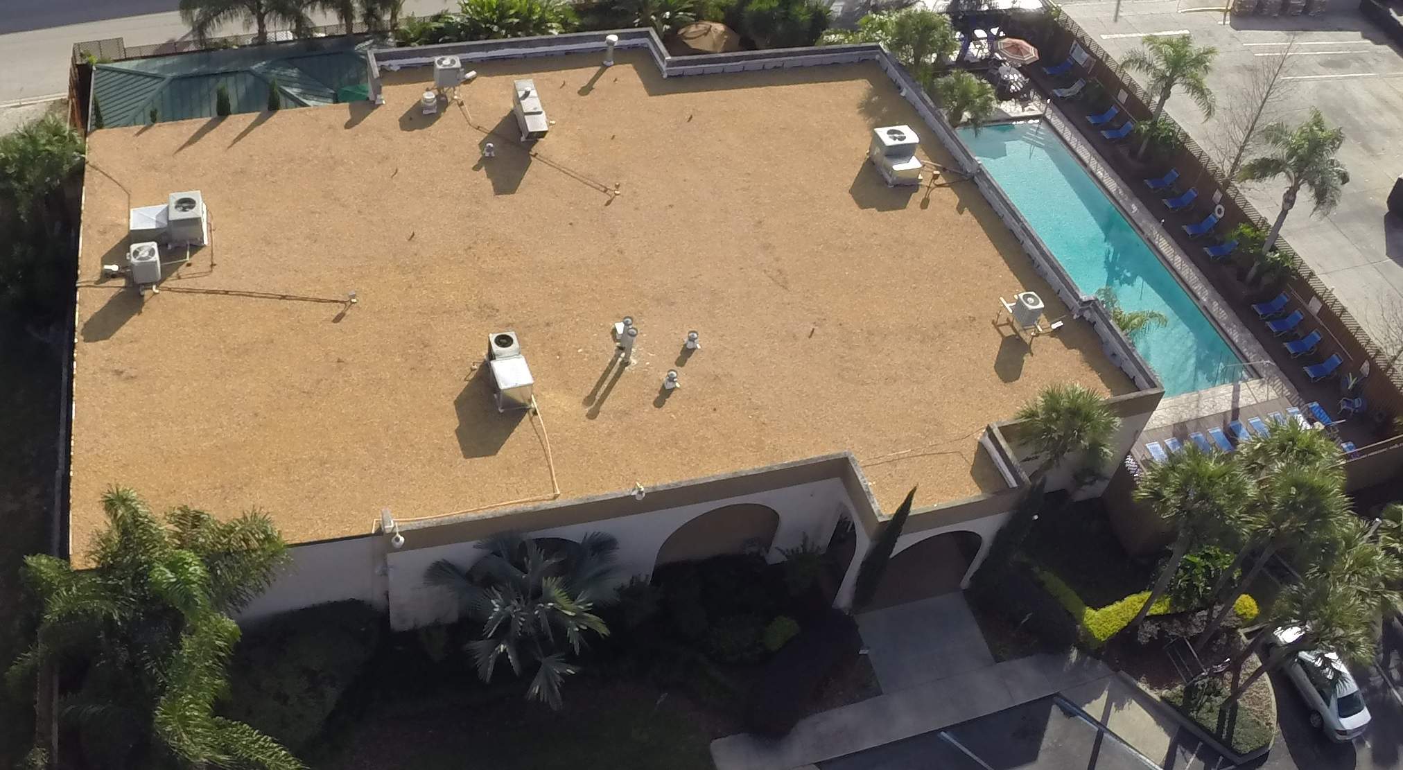 Club Orlando – Drainage & Edge Detail Focused Commercial Reroof by Gold Key Roofing