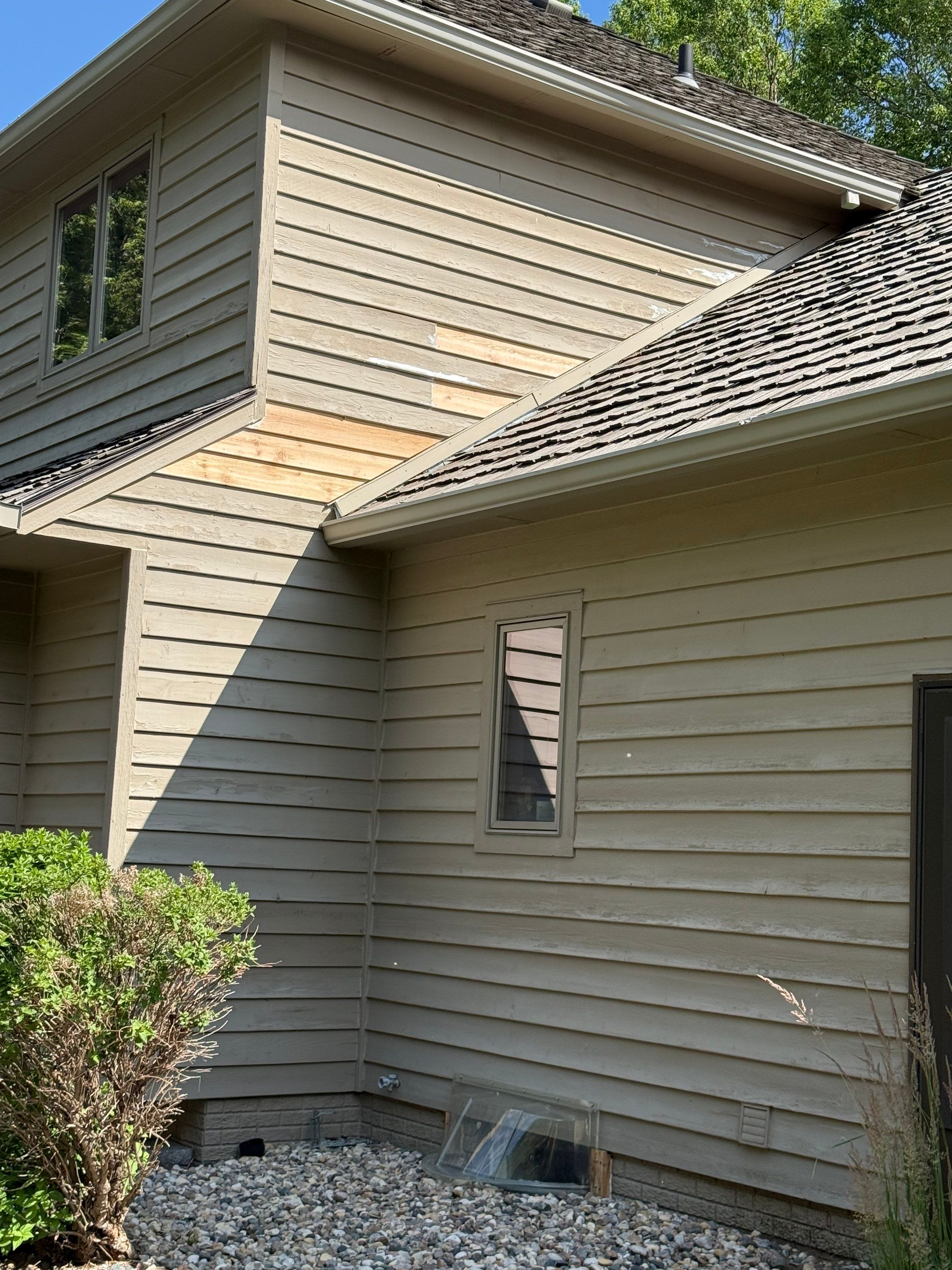 Residential Siding Replacement and Wood Rot Repair in Sioux Falls by Select Painting, Coatings & Garage Cabinets