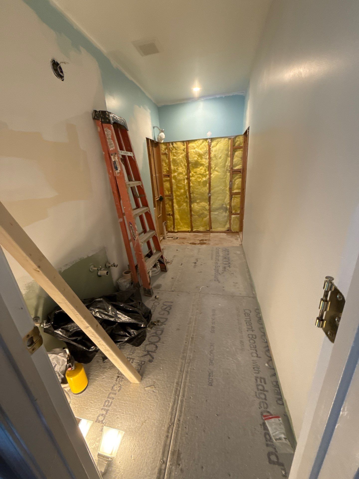 Full bathroom remodeling by Jesus Master Handyman LLC 