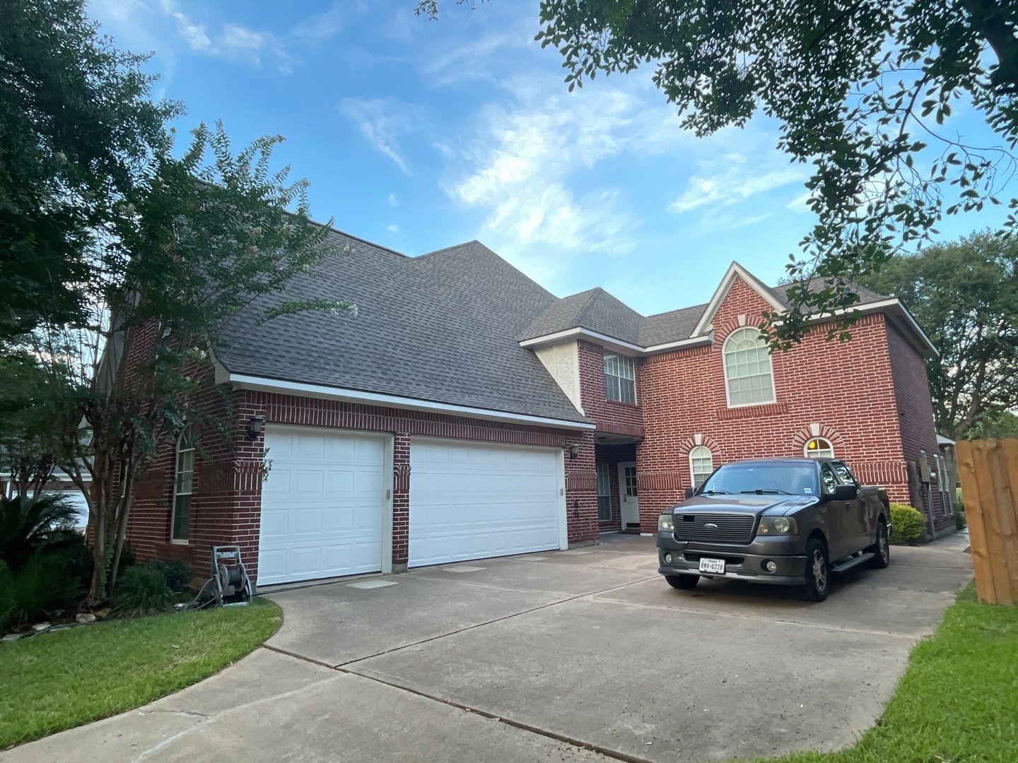 GAF HDZ - Weathered Wood by Elite Roofing LLC