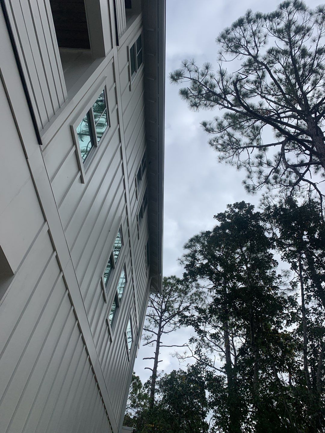 6-inch White Seamless Gutters in Santa Rosa Beach, FL by Gutter Professors