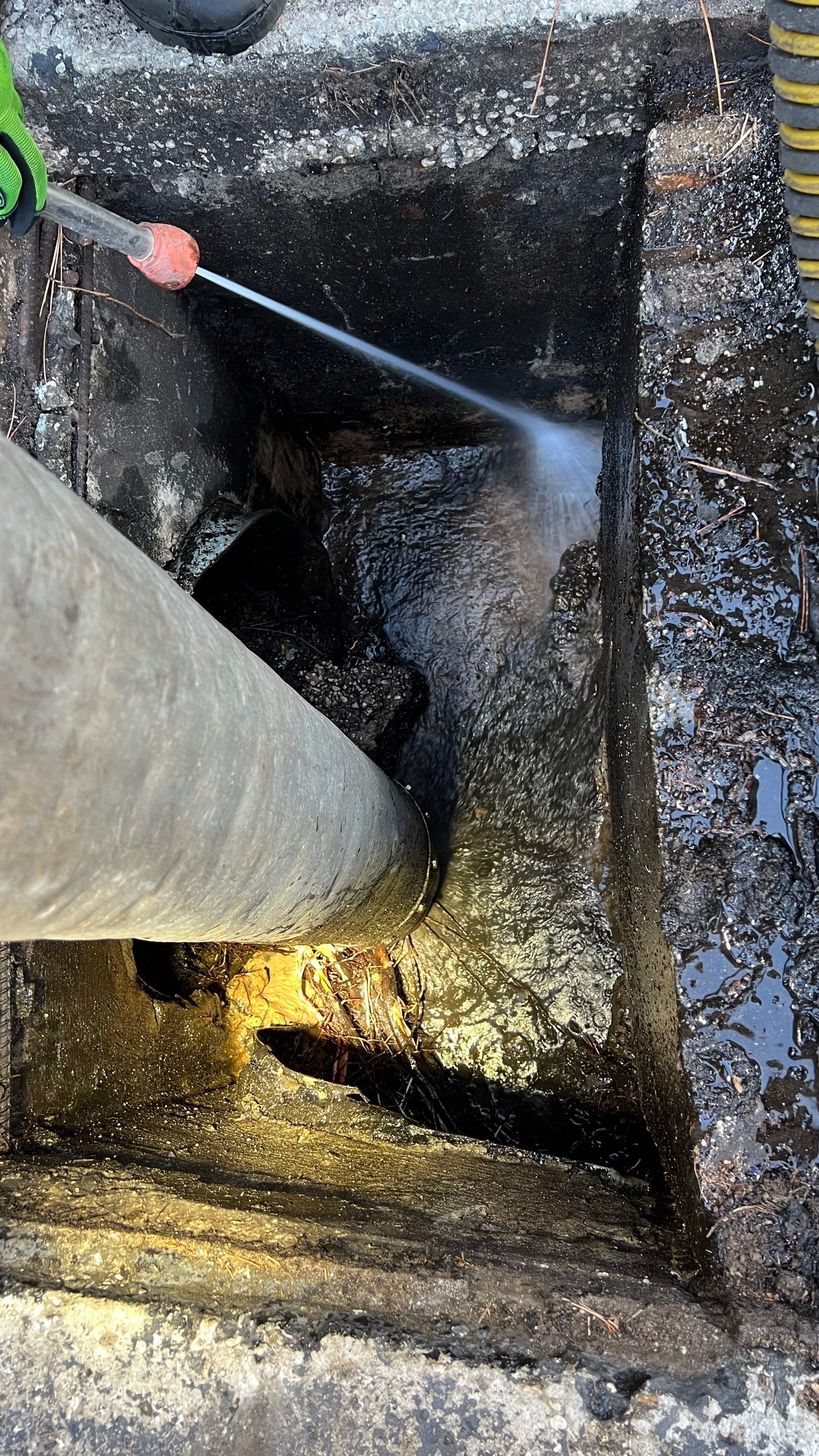 Apartment Complex Storm Water System Cleaning and Maintenance by APS Power & Water