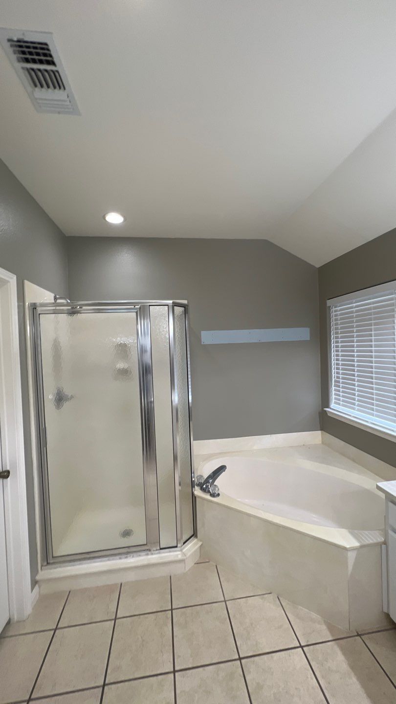New Braunfels, TX Bath Remodel Before & After by Legacy Bath and Kitchen 